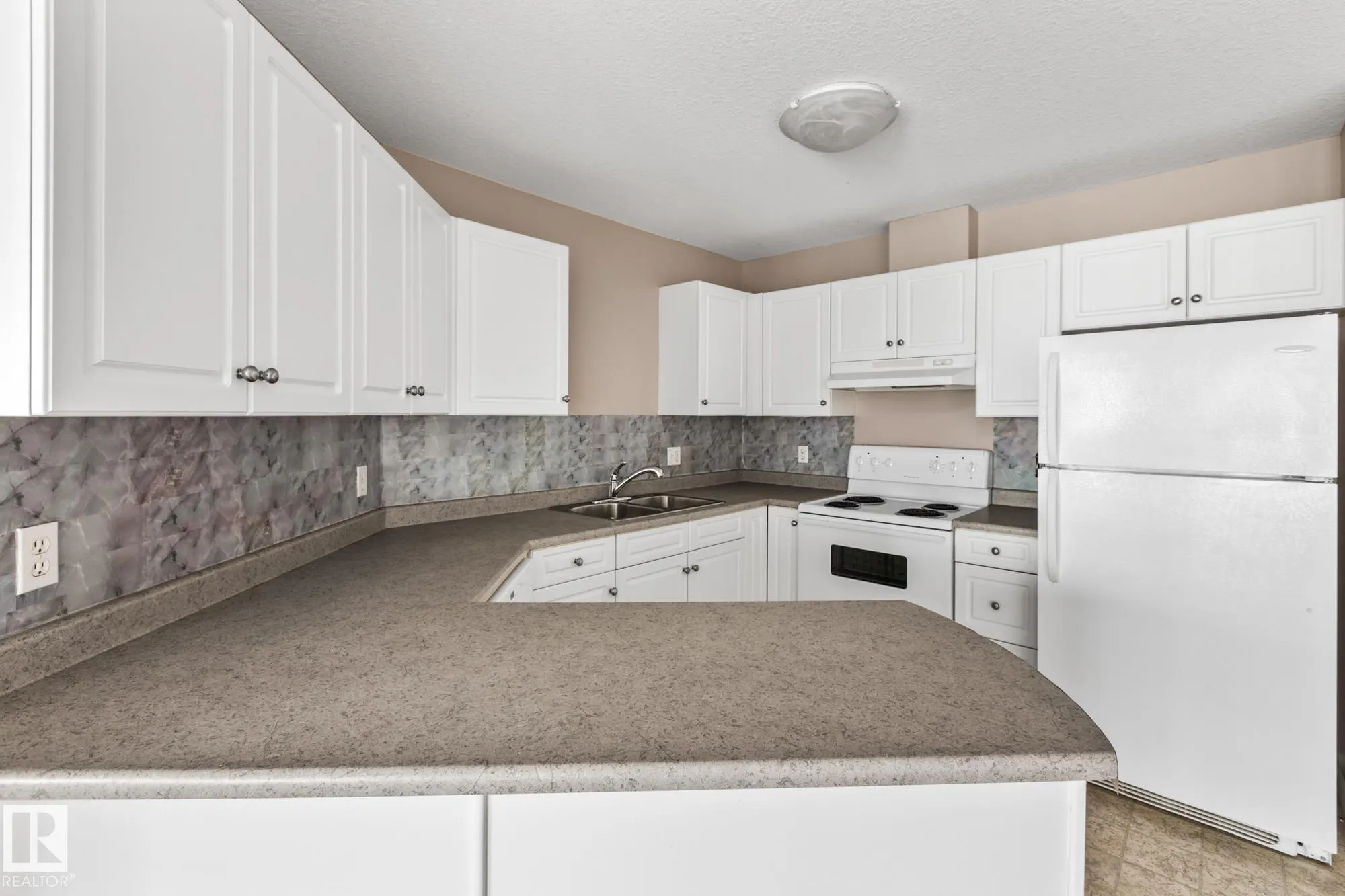 9930 100 Avenue