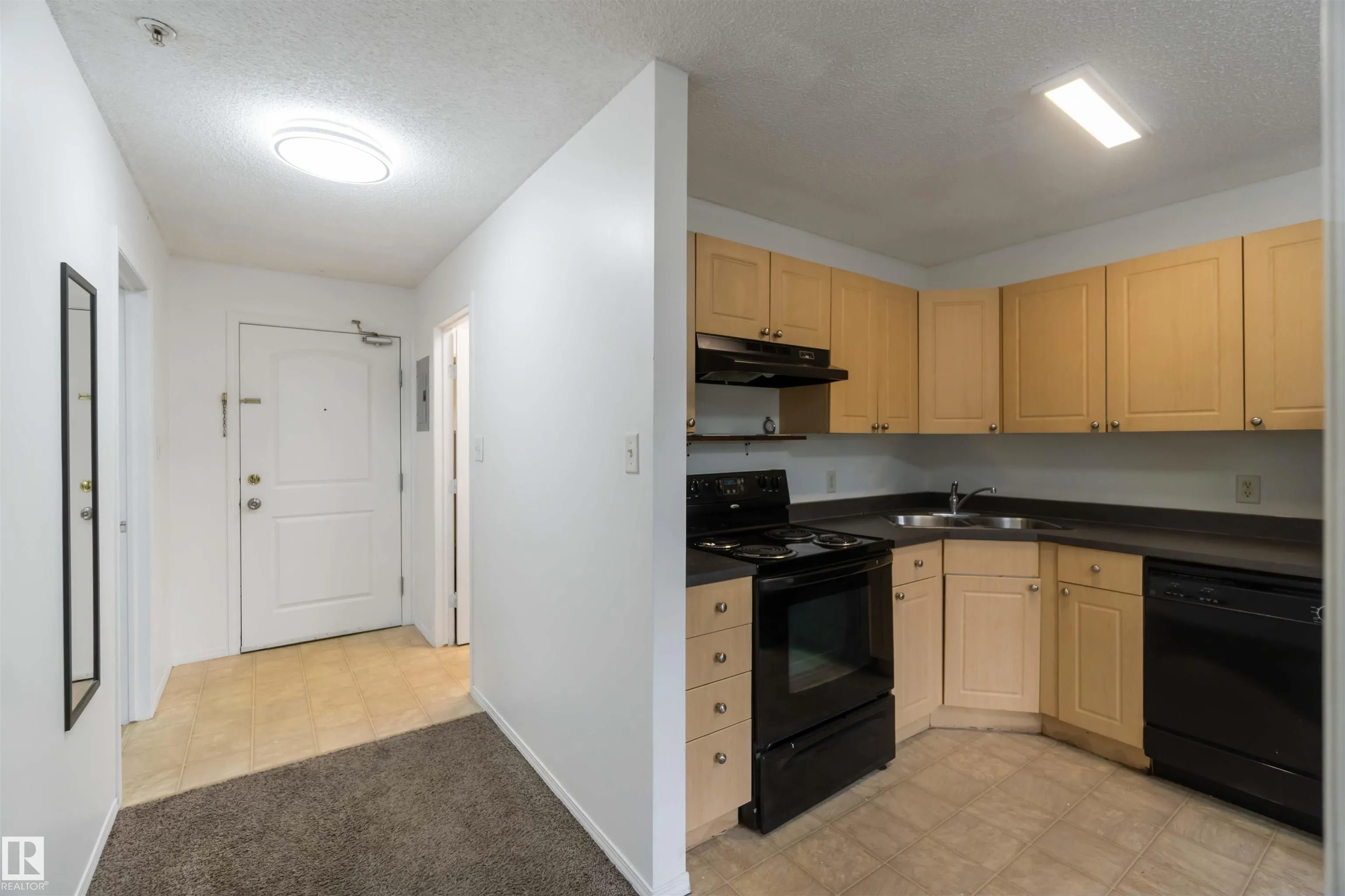 70 WOODSMERE Close