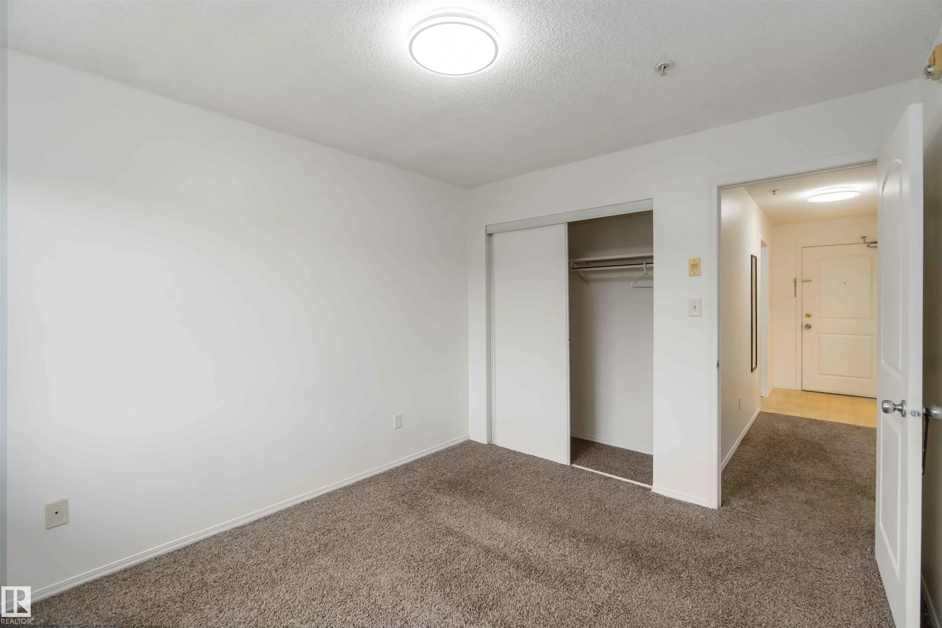 70 WOODSMERE Close