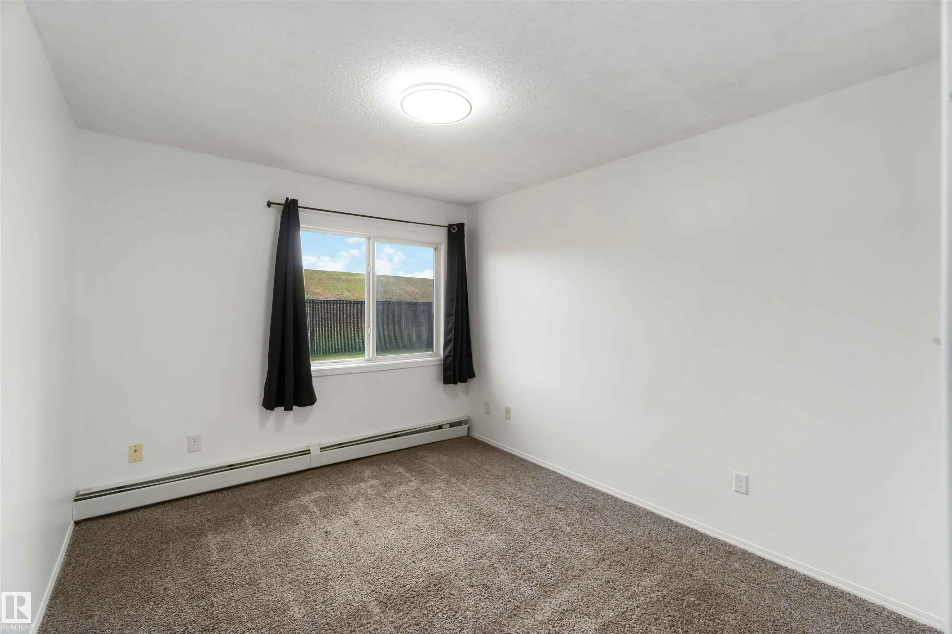 70 WOODSMERE Close