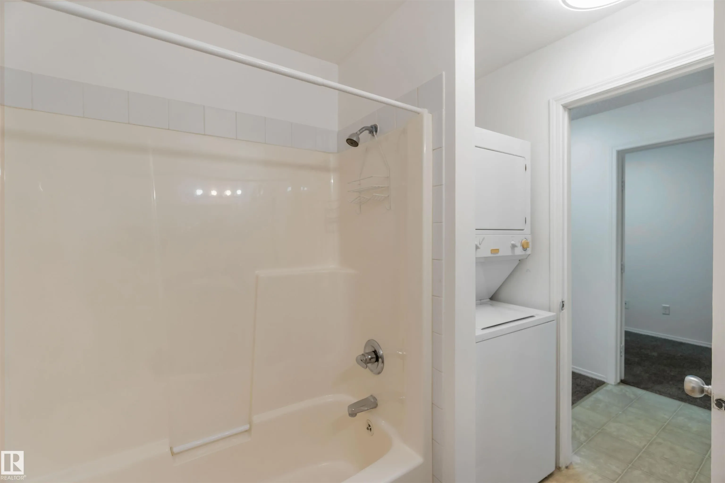 70 WOODSMERE Close