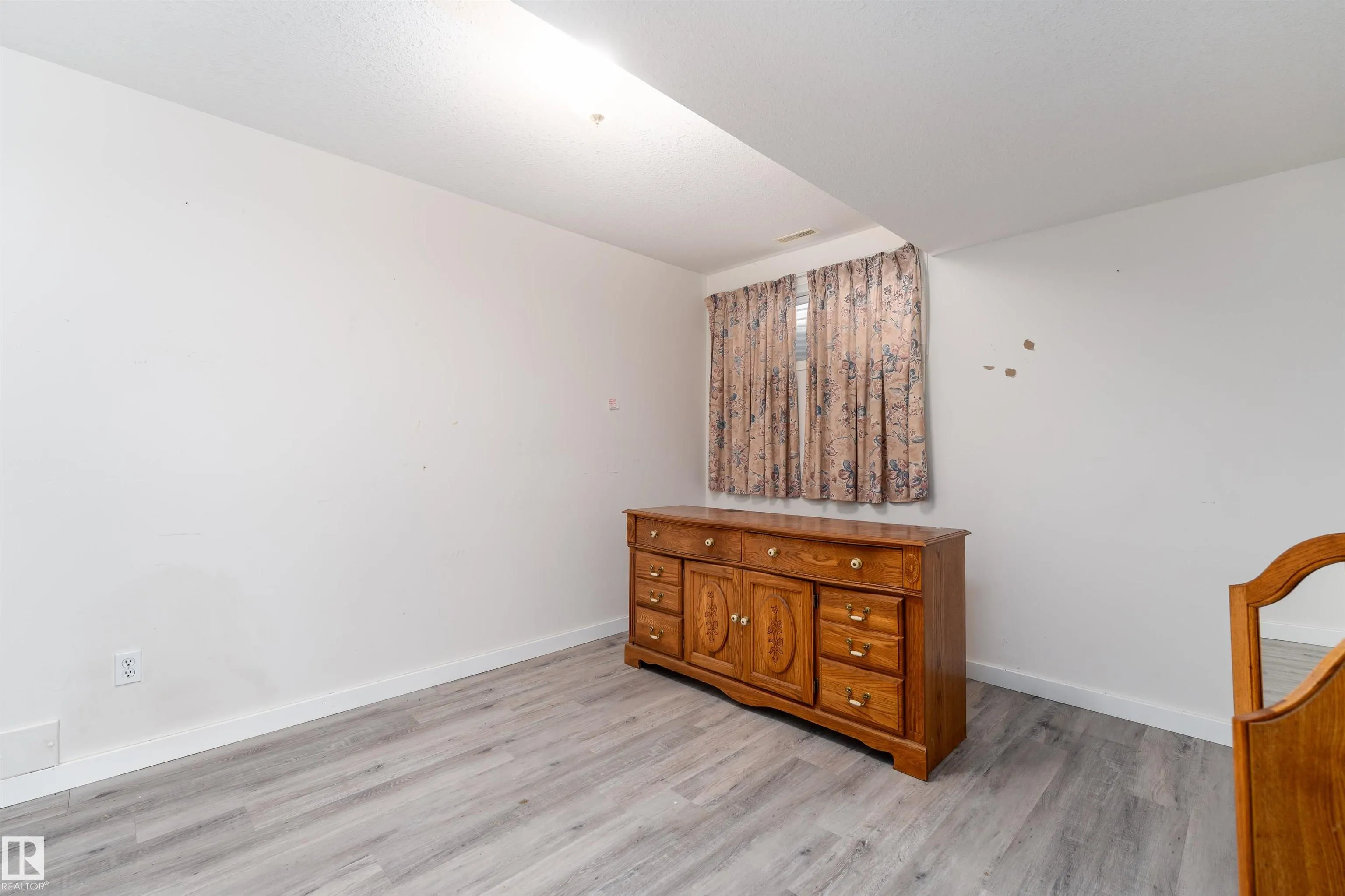 183 RIDGEHAVEN Crescent