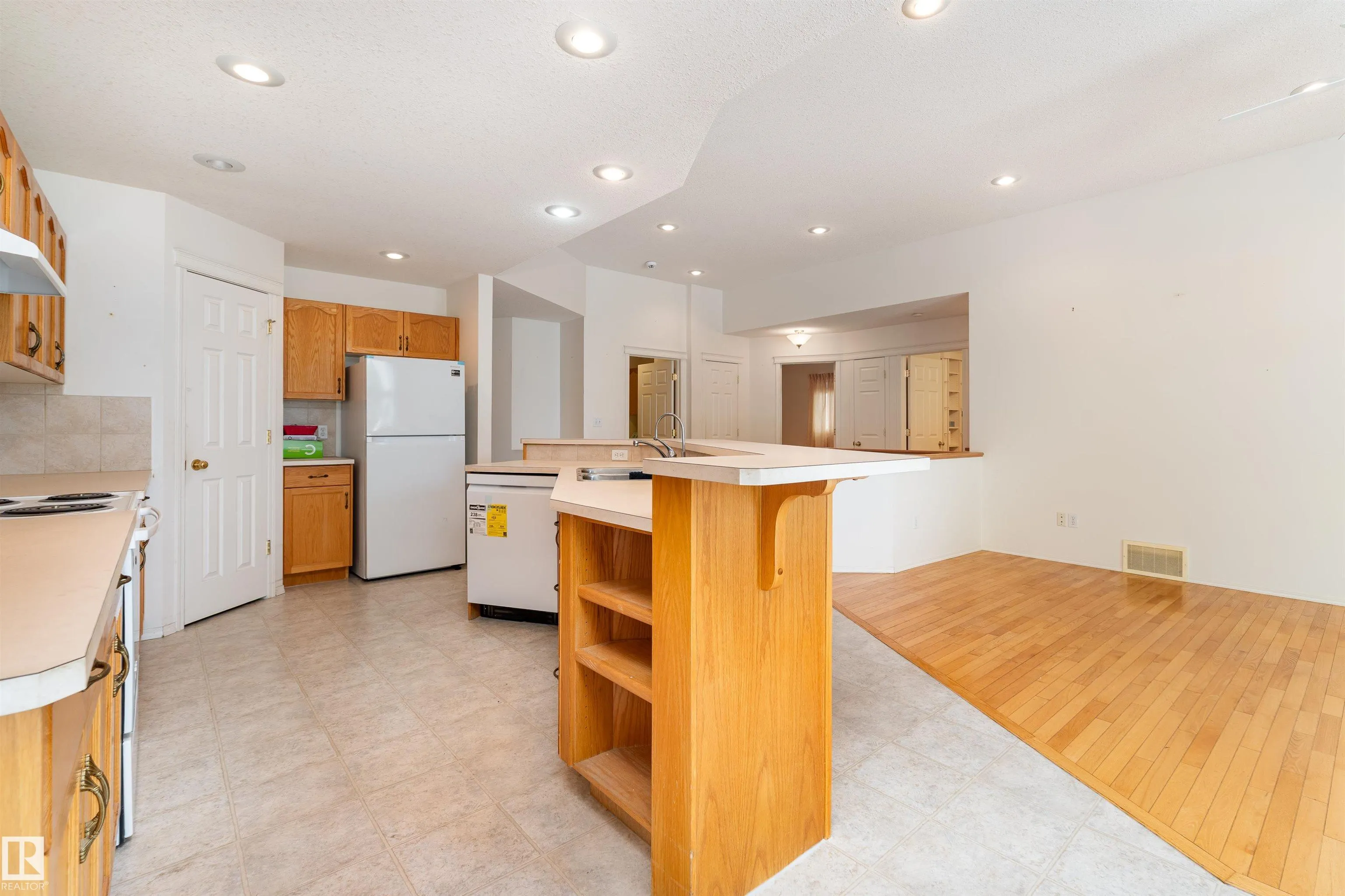 183 RIDGEHAVEN Crescent