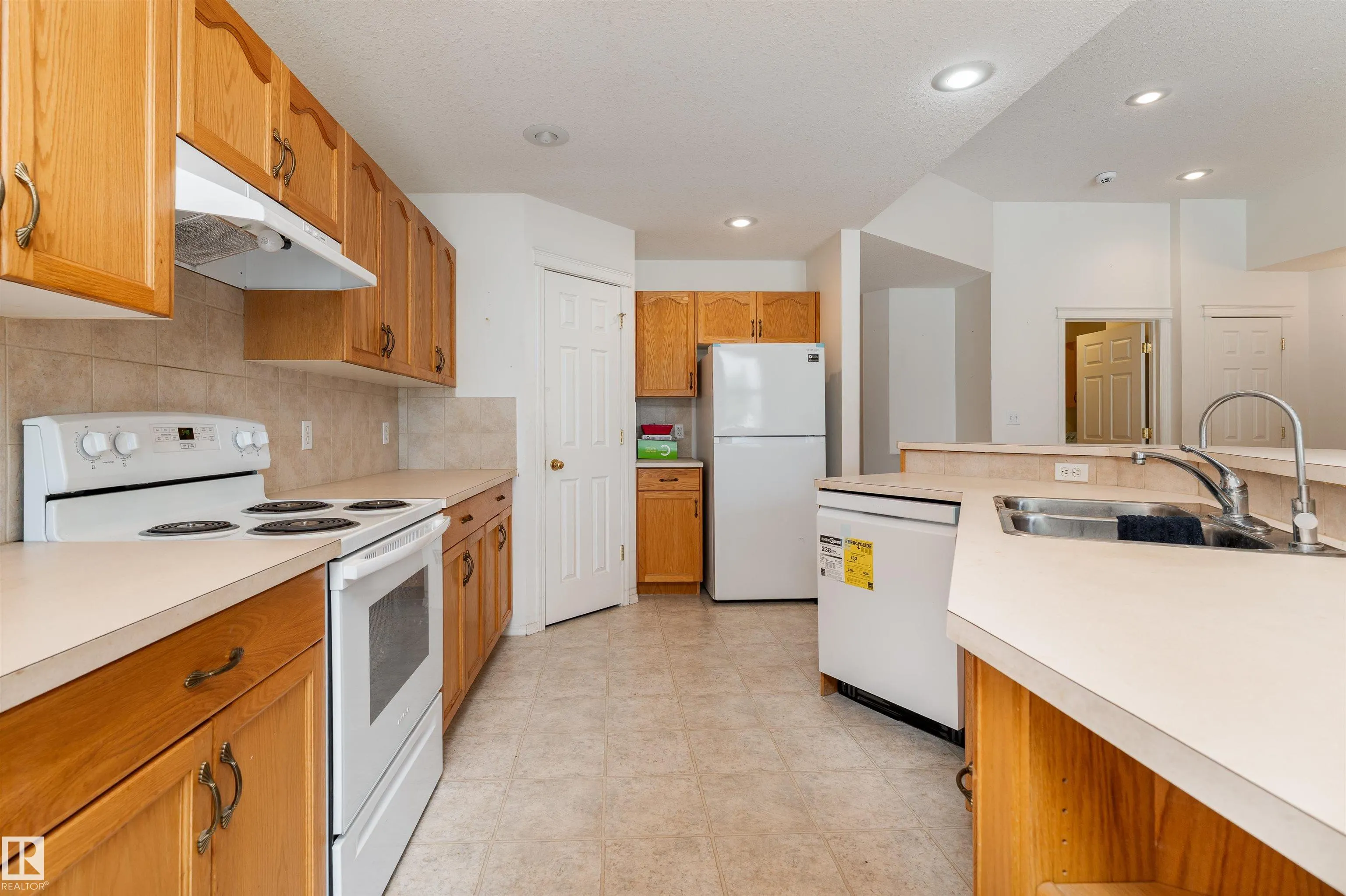 183 RIDGEHAVEN Crescent