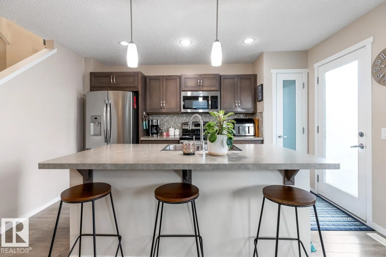 254 STURTZ Bend