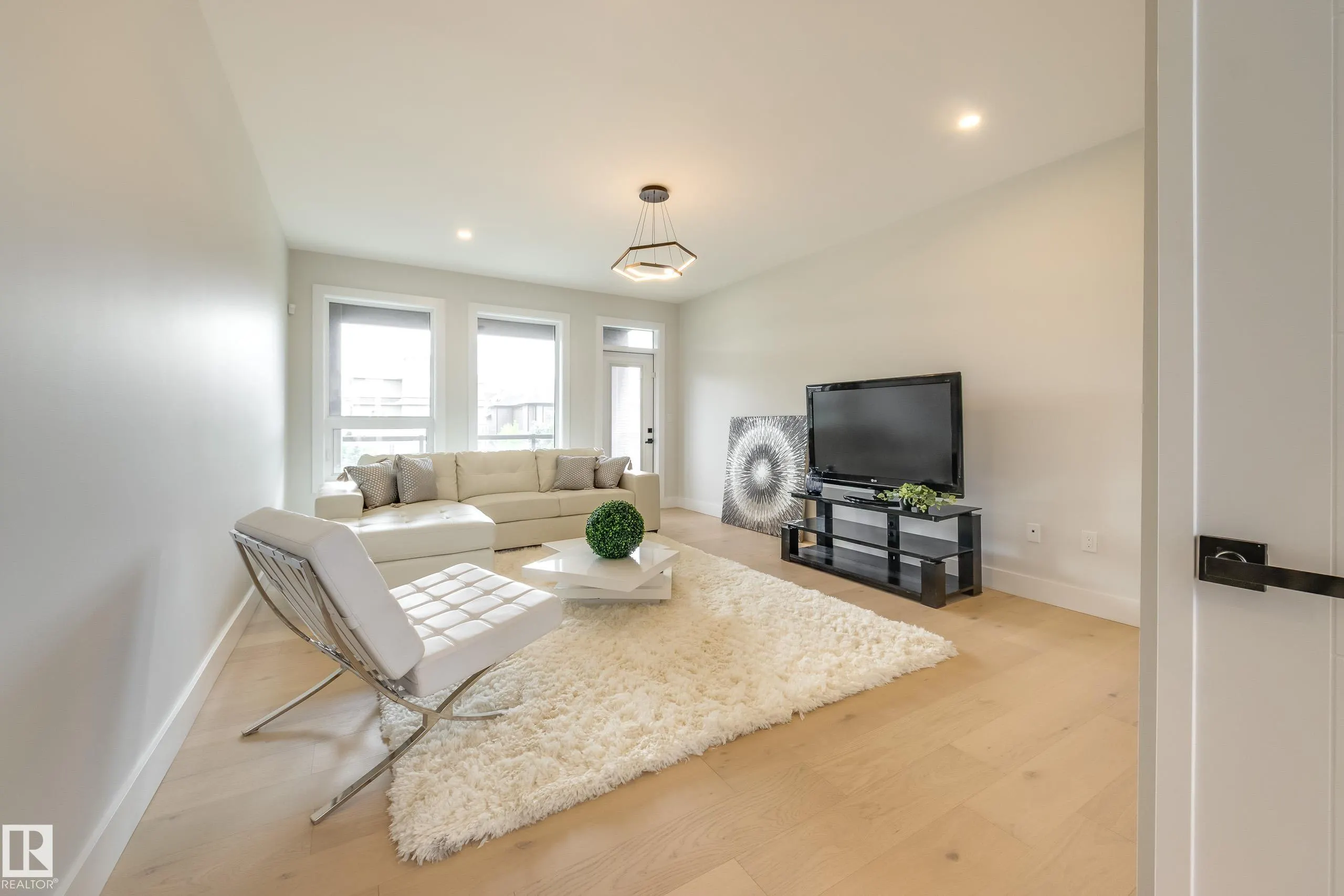 4715 WOOLSEY COMMON
