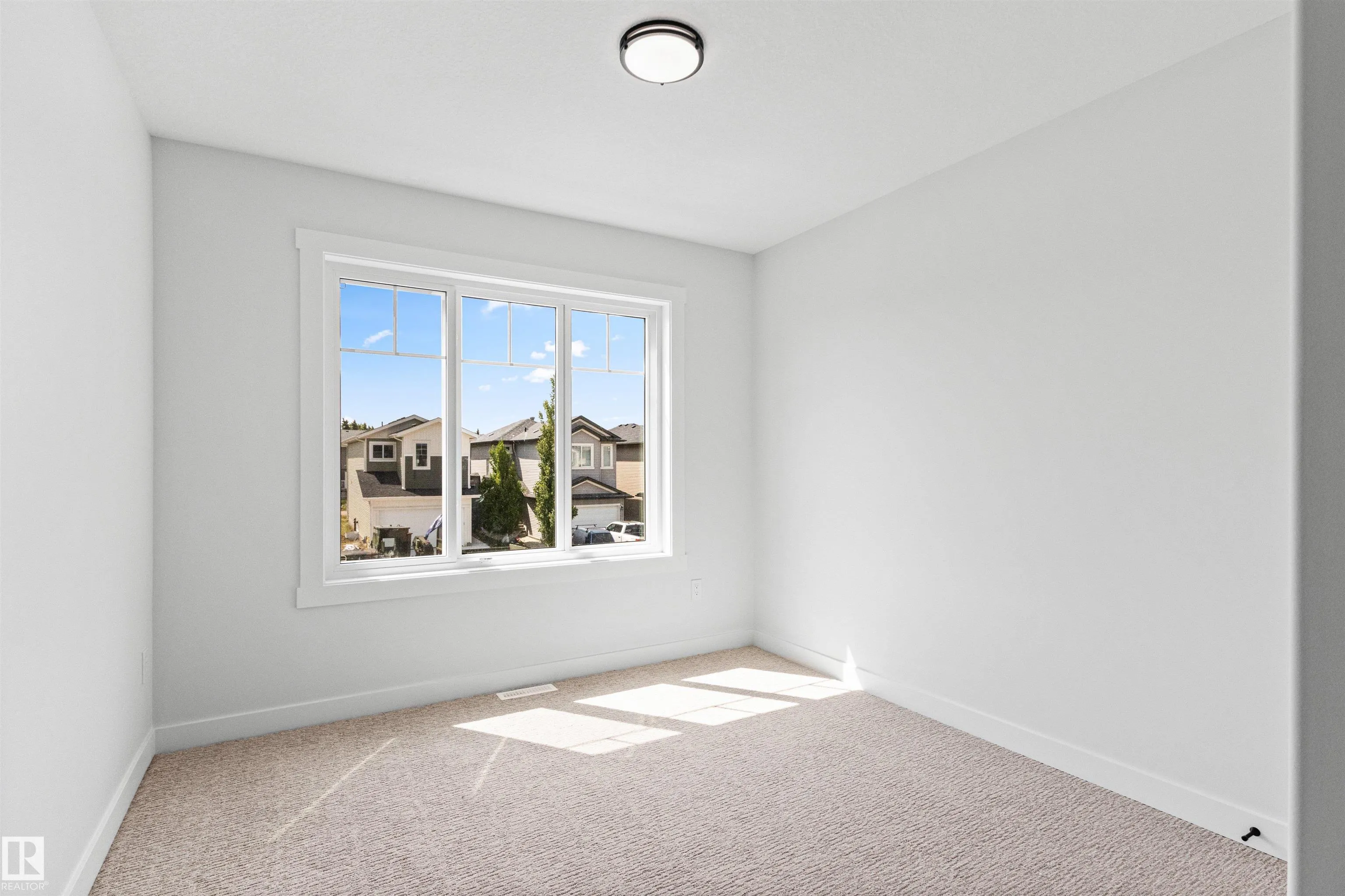 5002 53 ave
