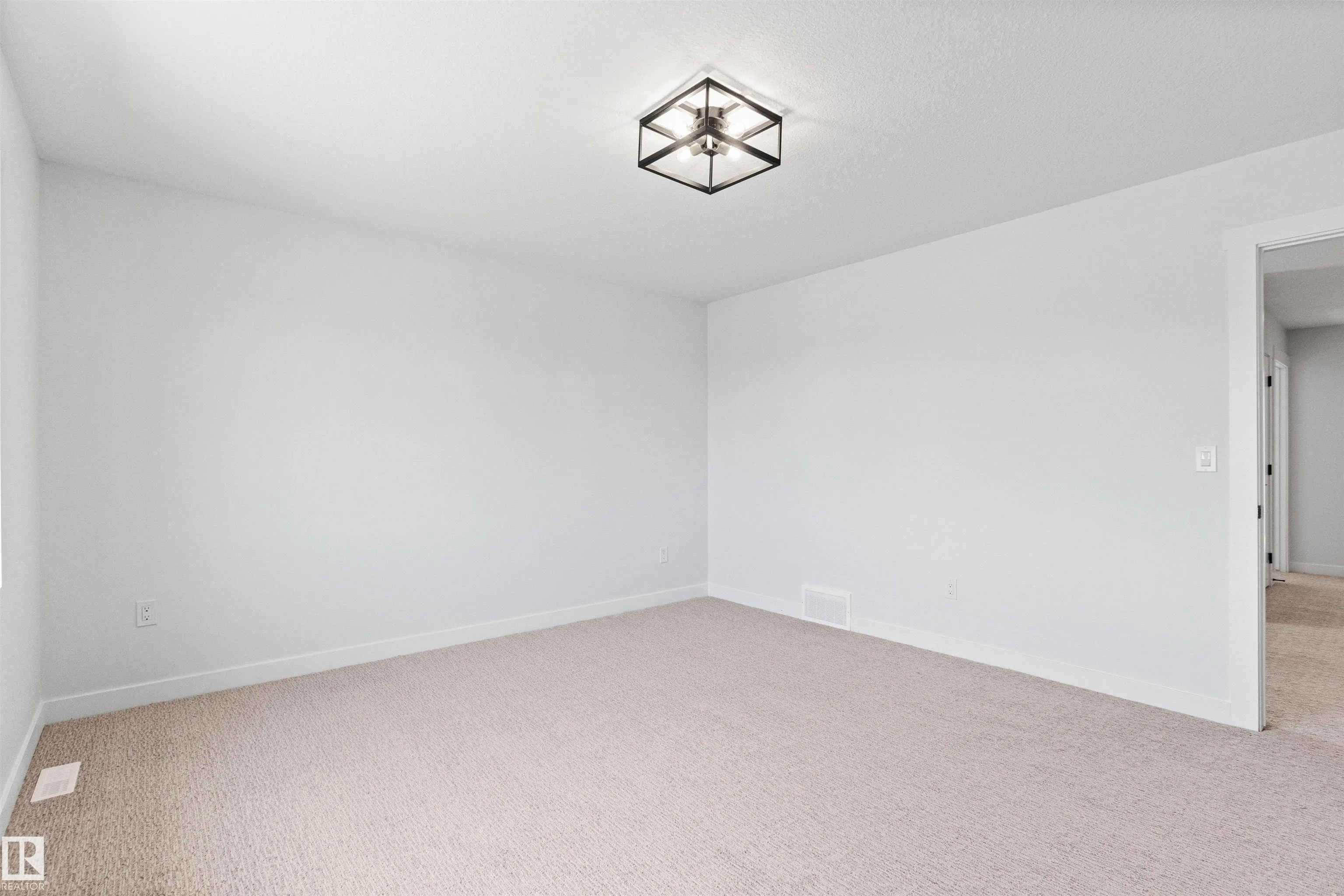 5002 53 ave