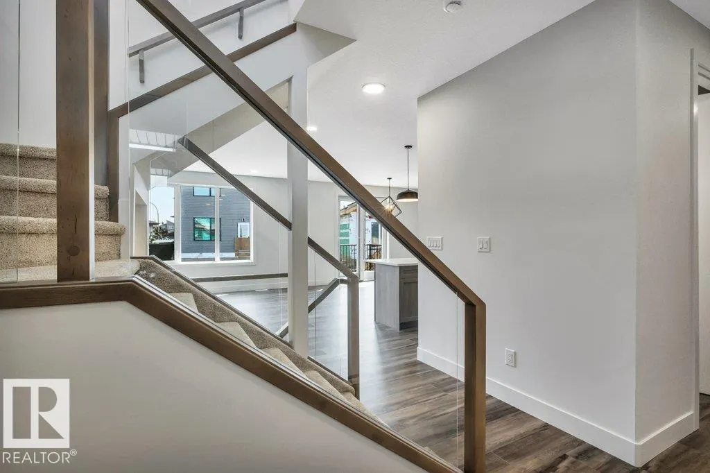 13 HILLWOOD Terrace