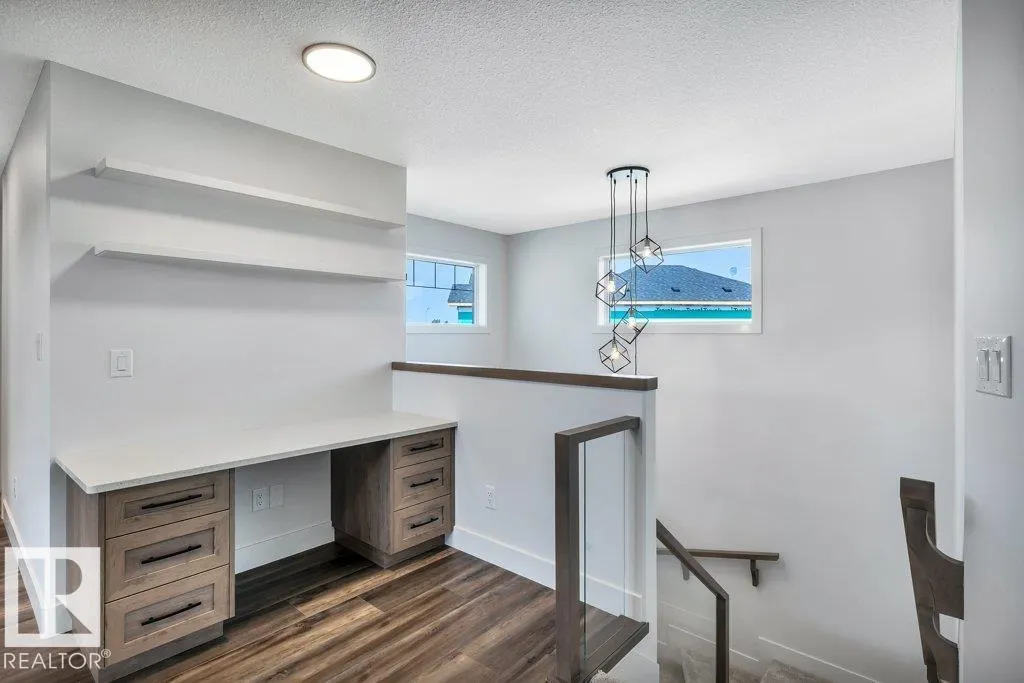 13 HILLWOOD Terrace