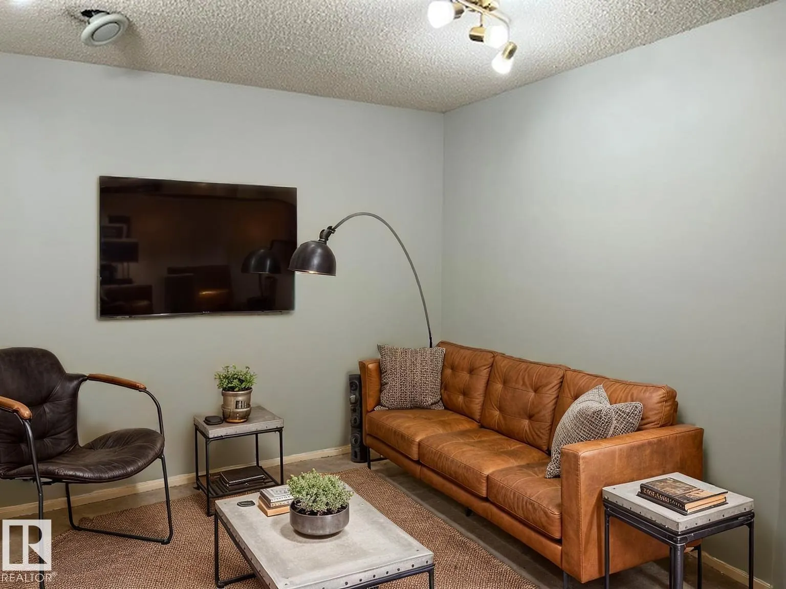 115 CHESTERMERE Drive