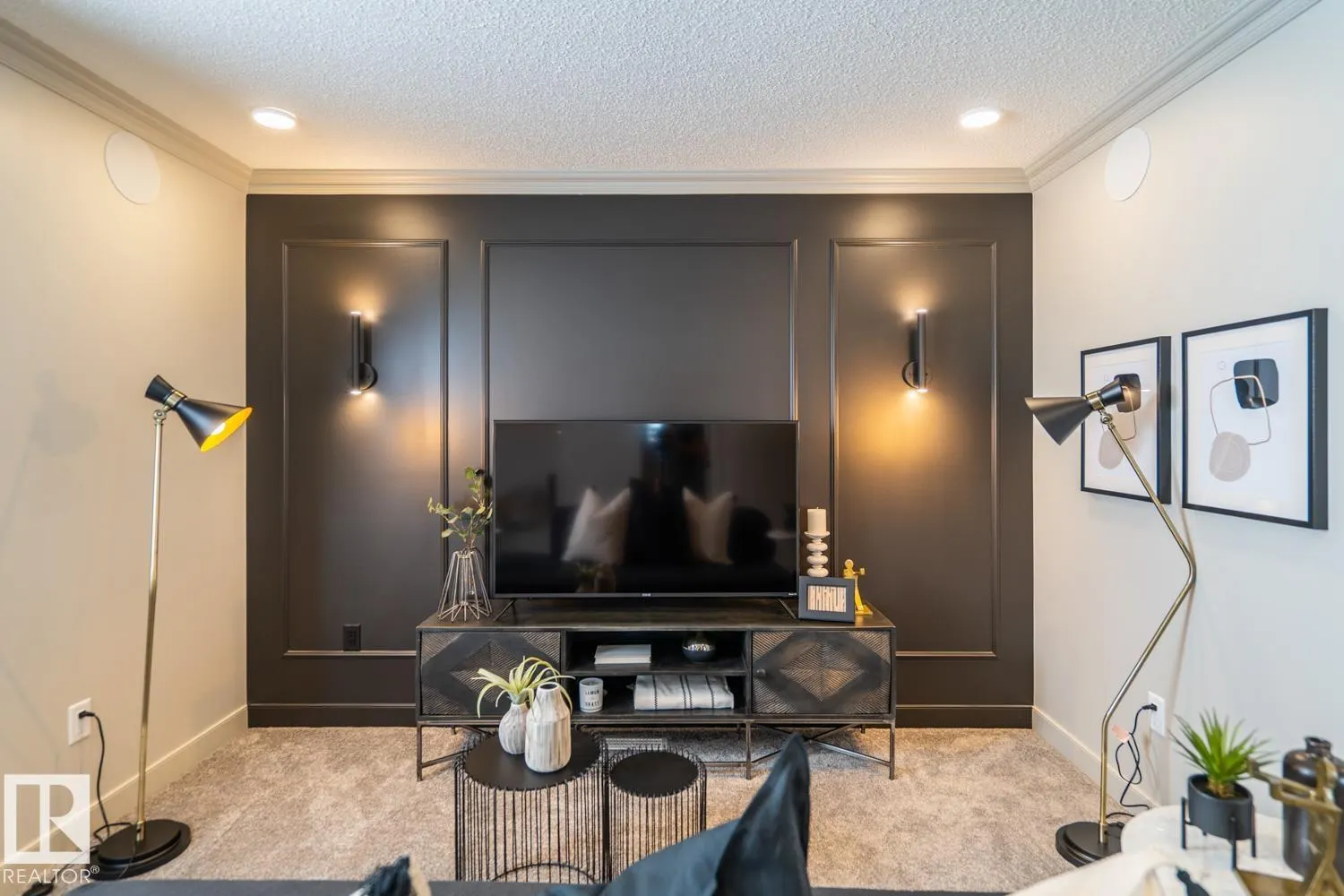 142 SUNLAND Way