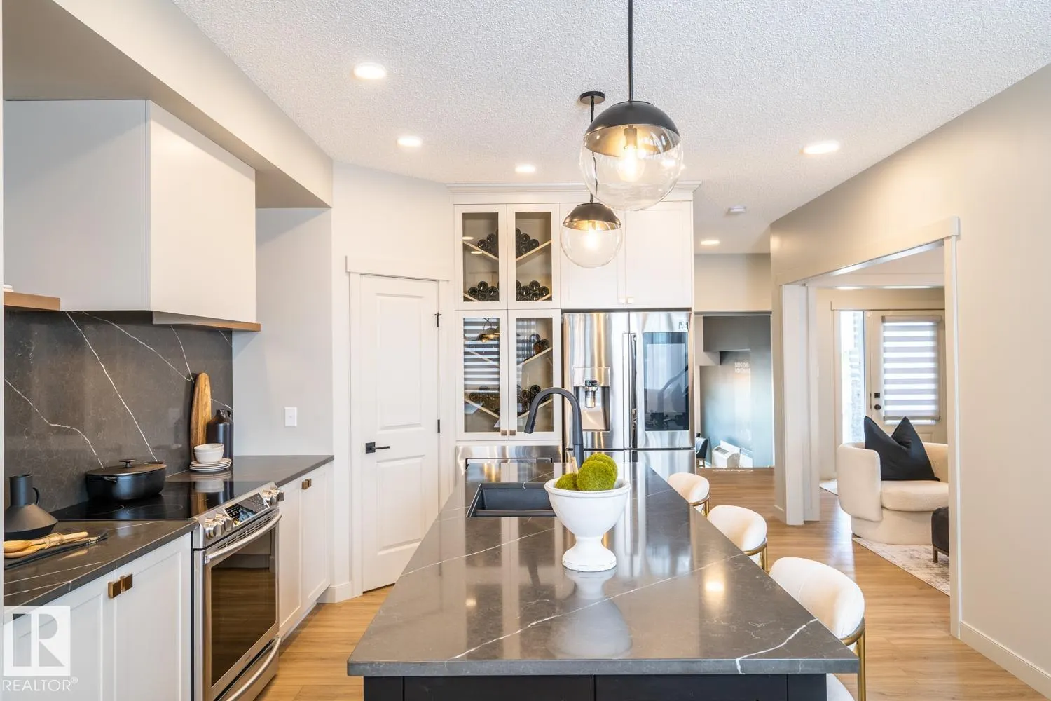 142 SUNLAND Way
