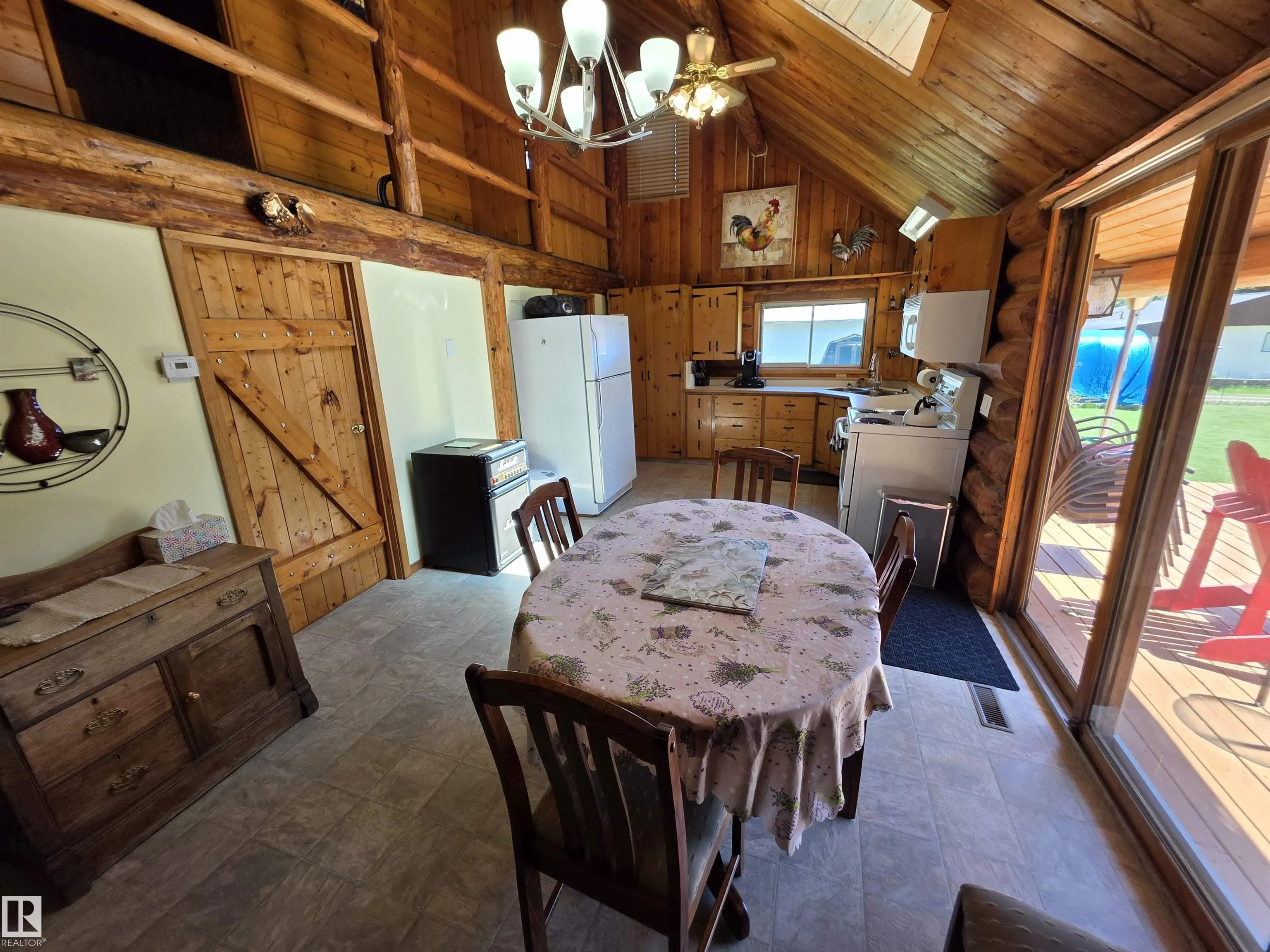 312 Lakeshore DR