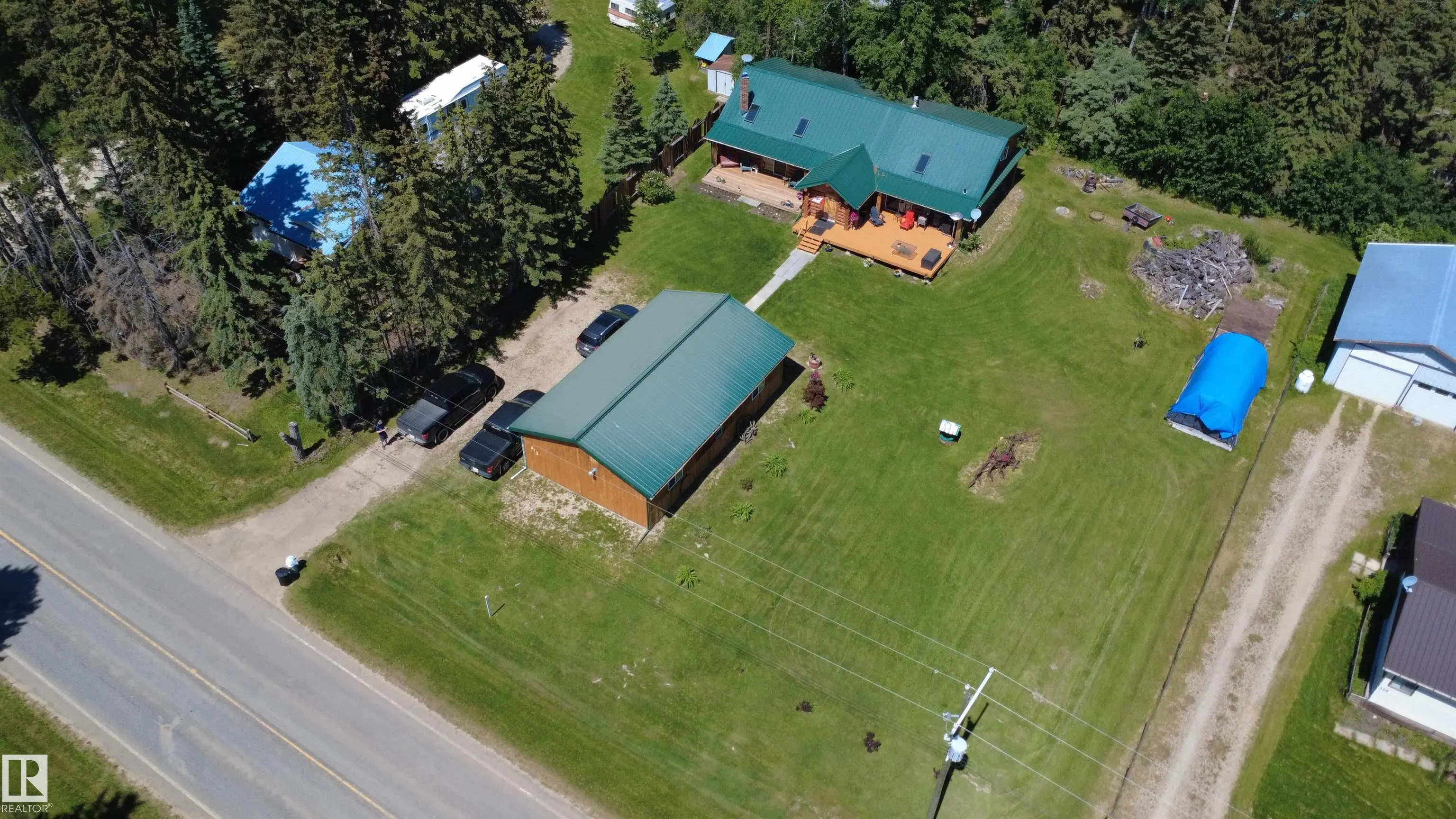312 Lakeshore DR