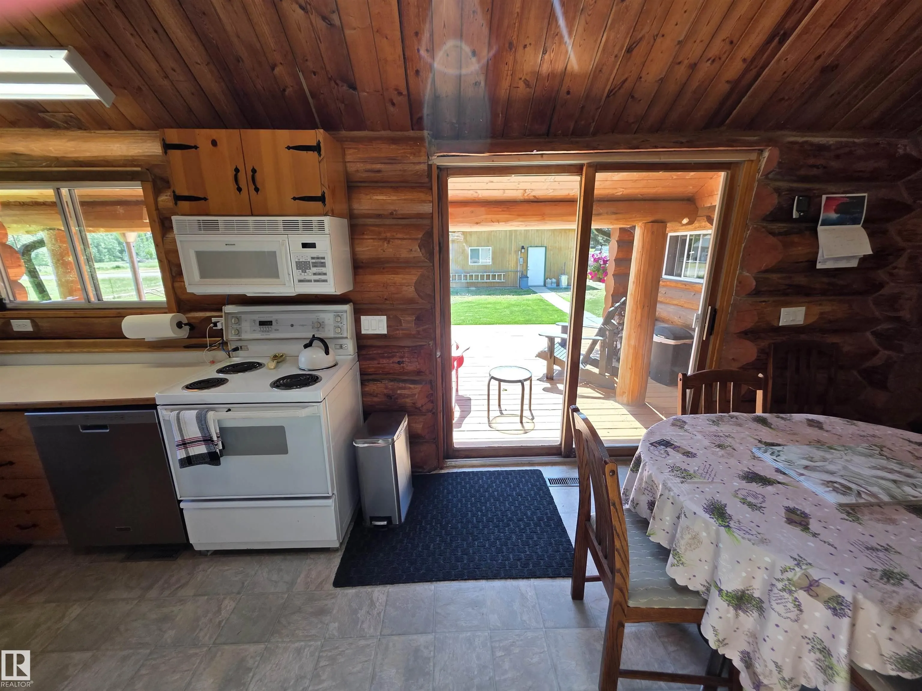 312 Lakeshore DR