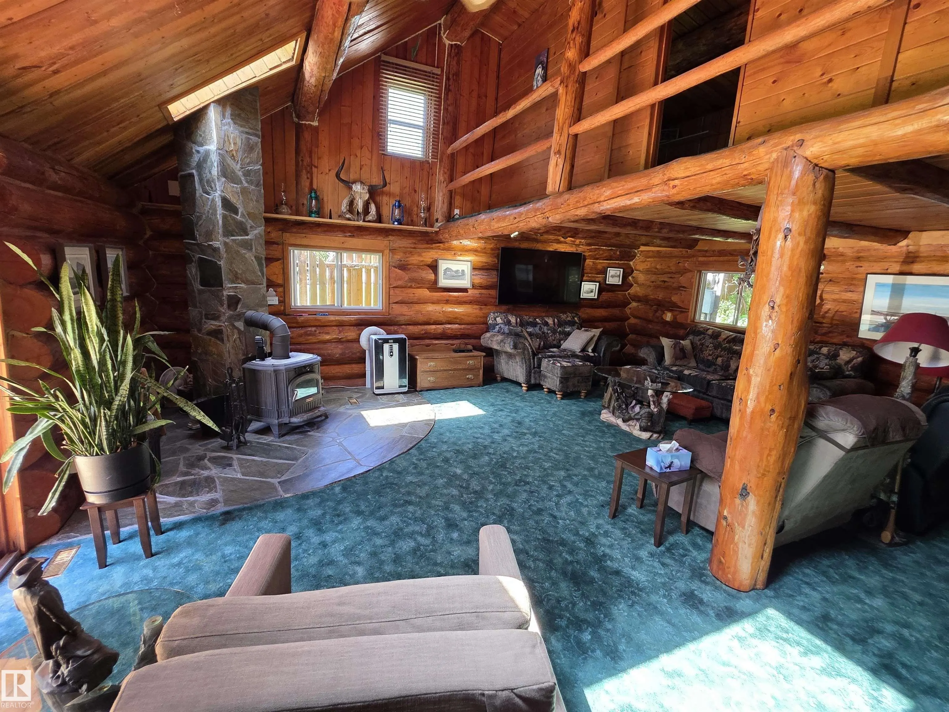 312 Lakeshore DR