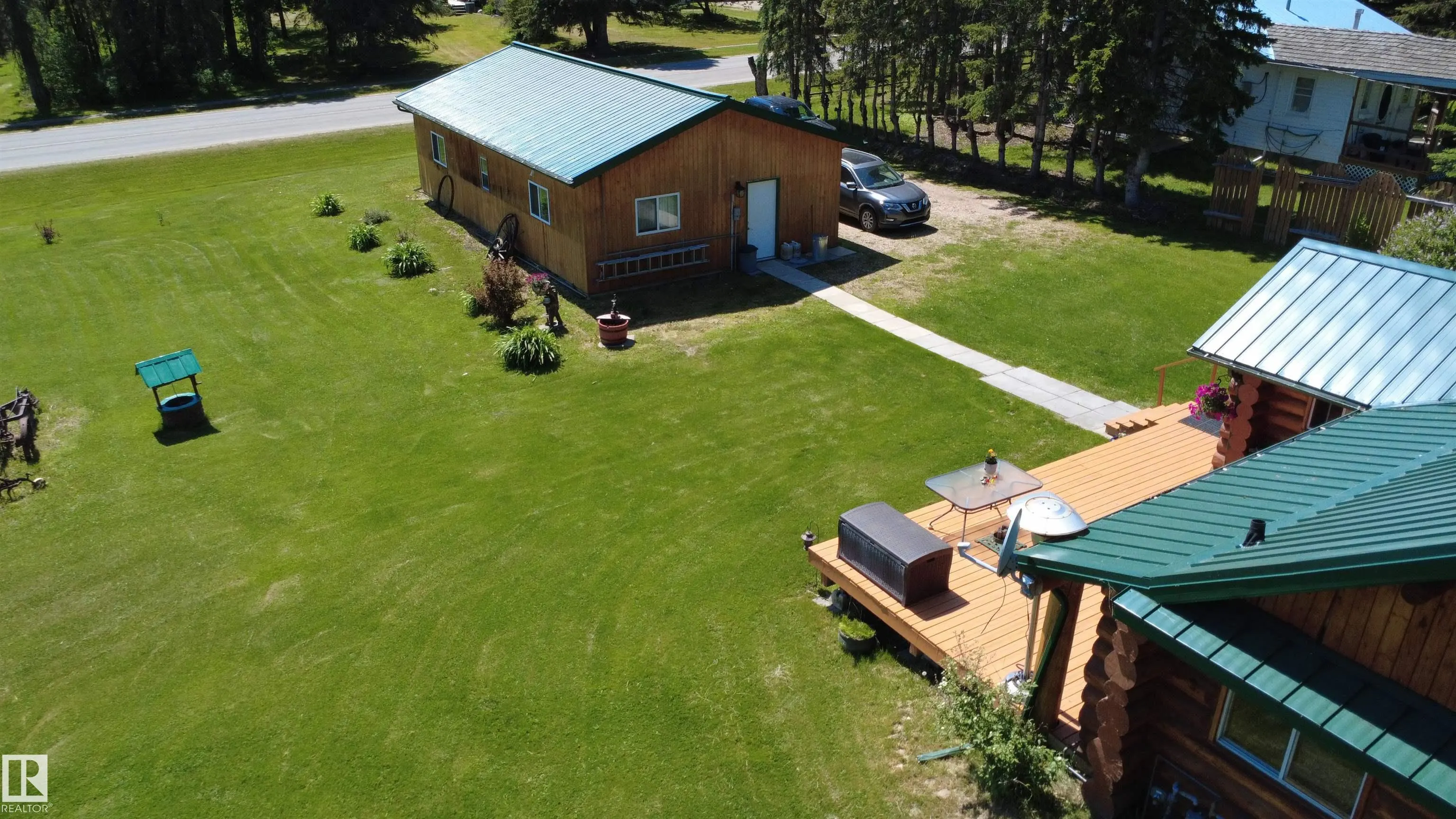 312 Lakeshore DR
