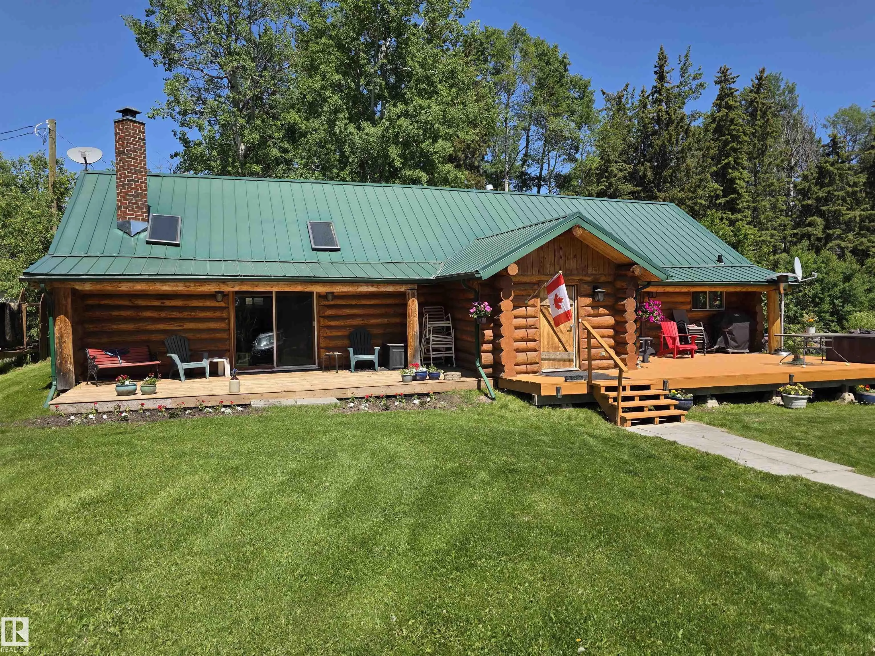 312 Lakeshore DR