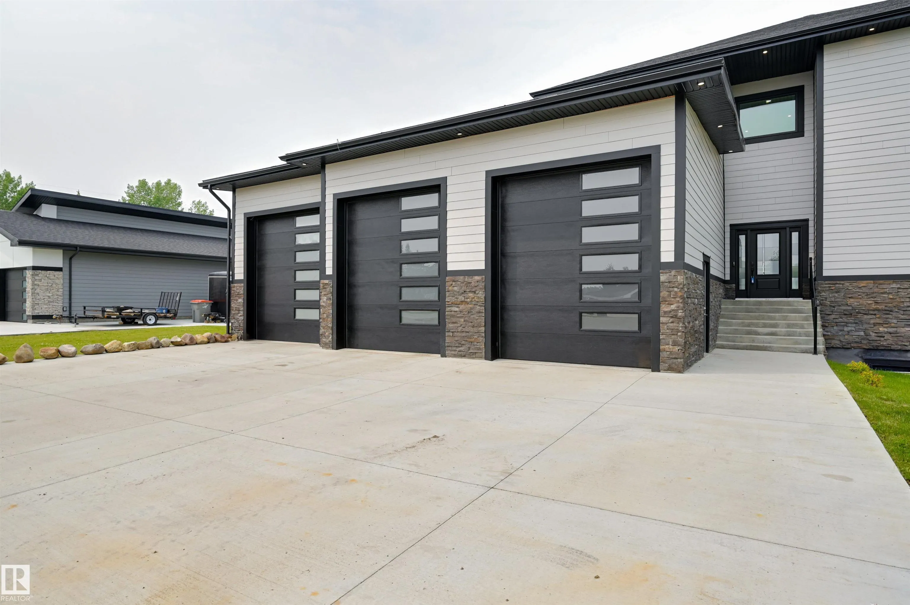 14 53217 Range Road 263