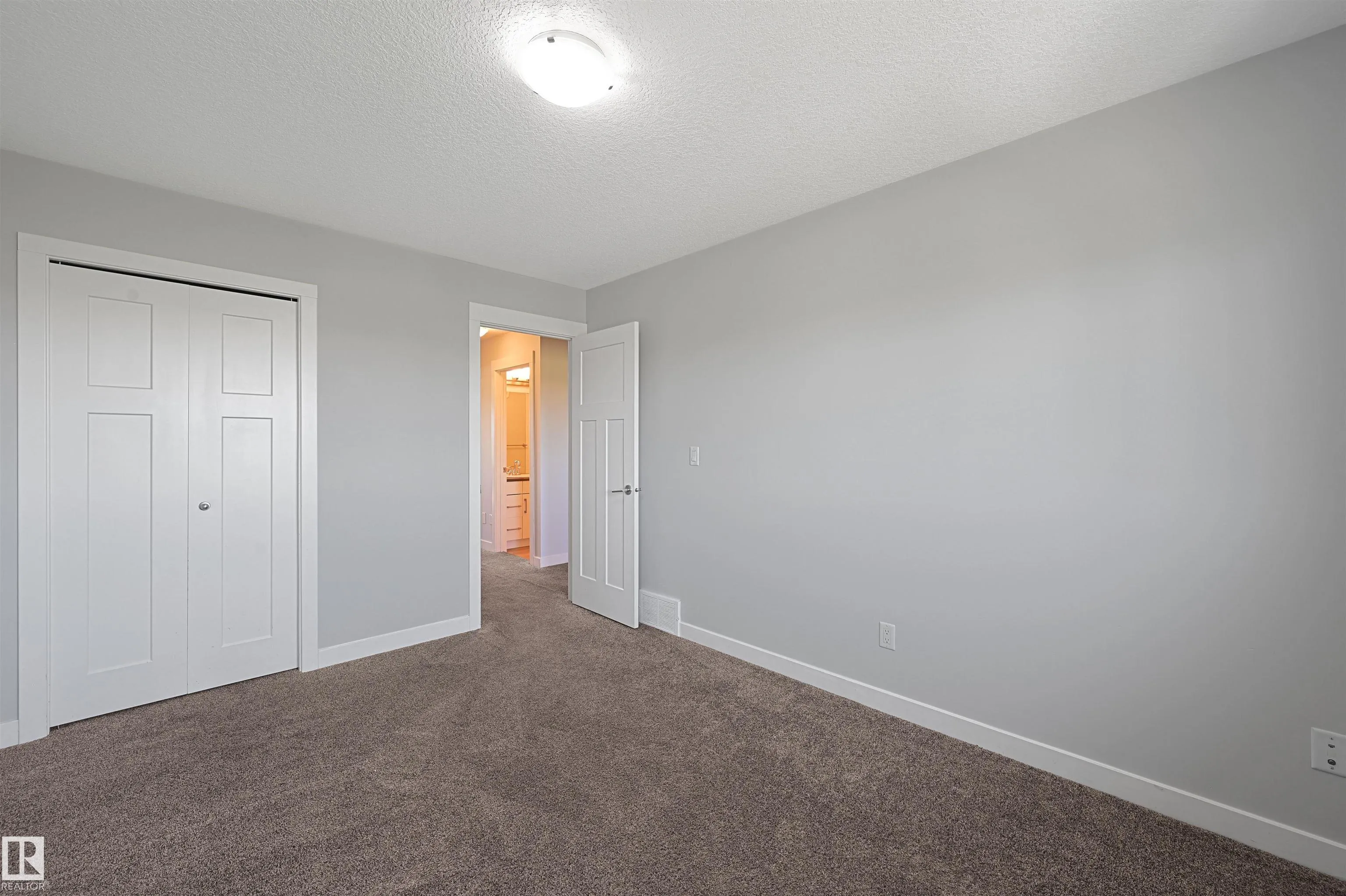 7096 SOUTH TERWILLEGAR Drive