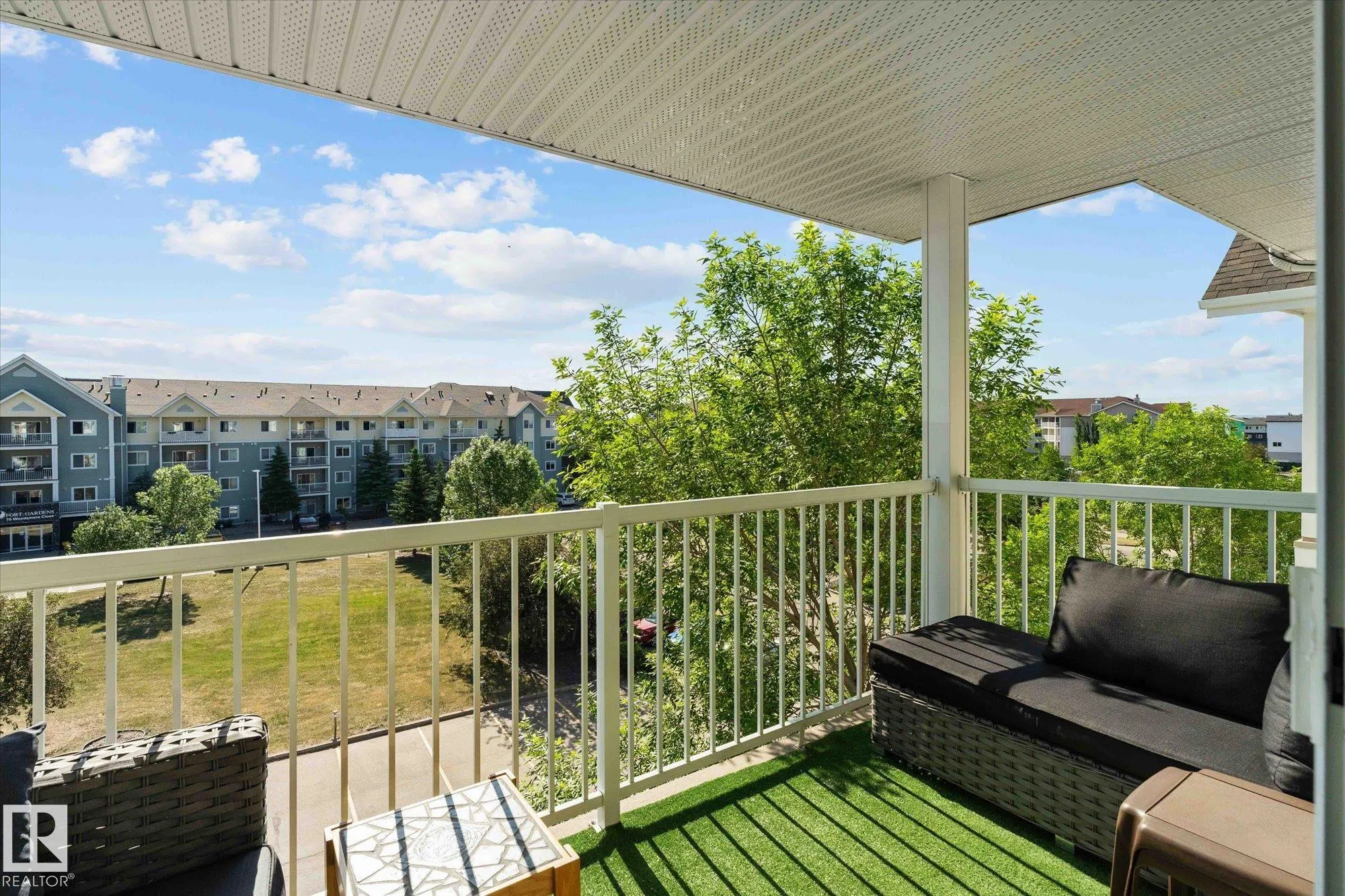 50 WOODSMERE