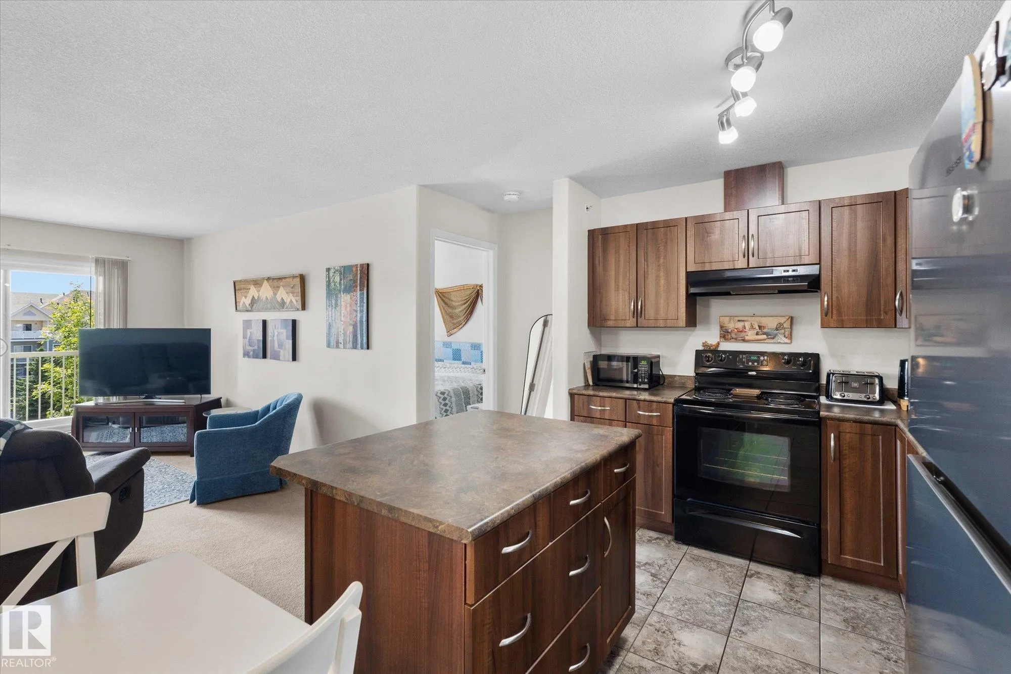 50 WOODSMERE