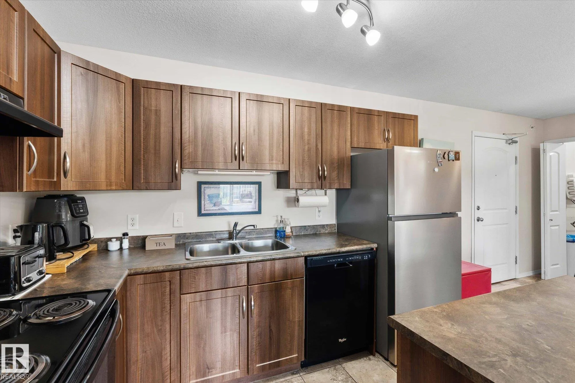 50 WOODSMERE