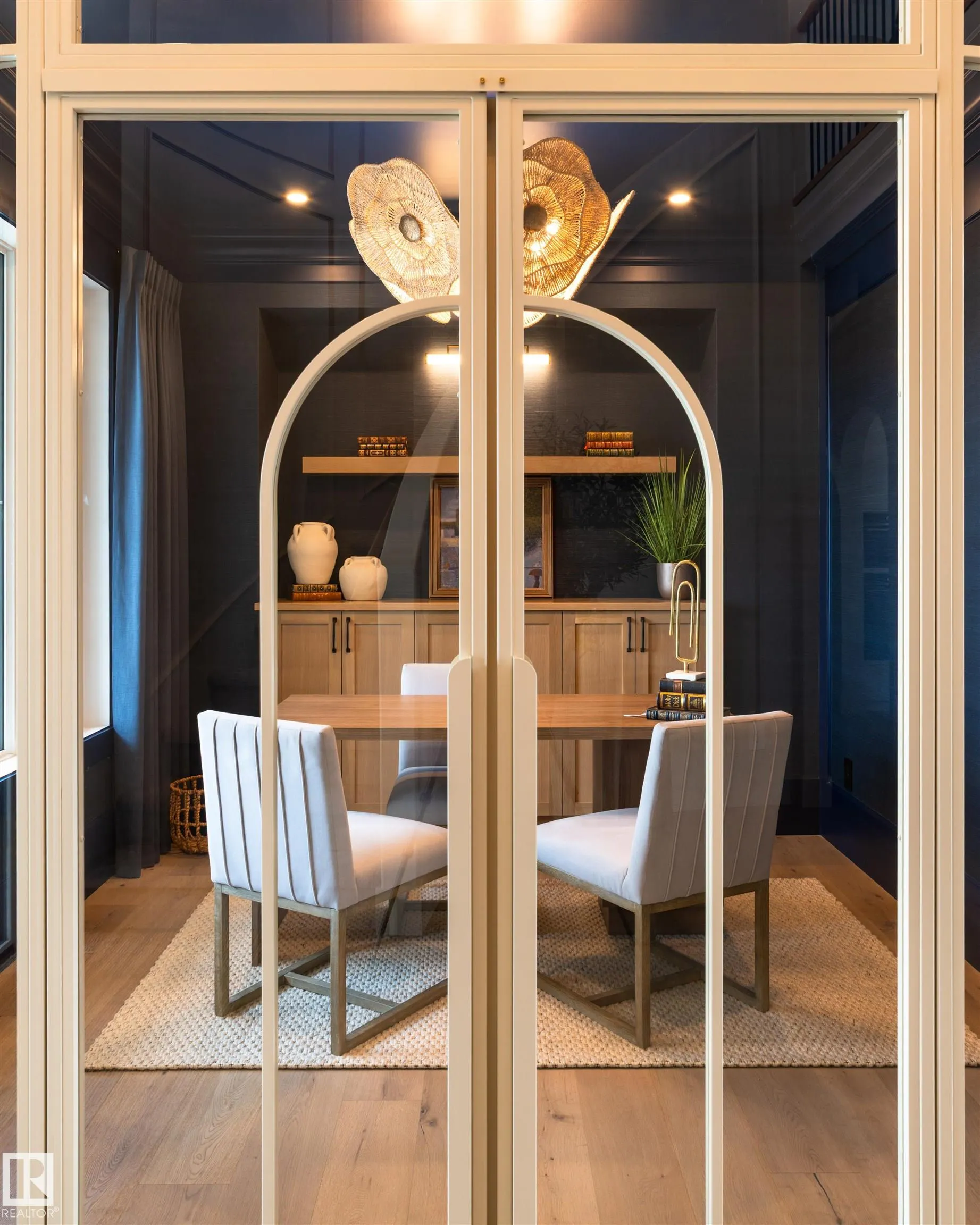 8 JARDIN Place