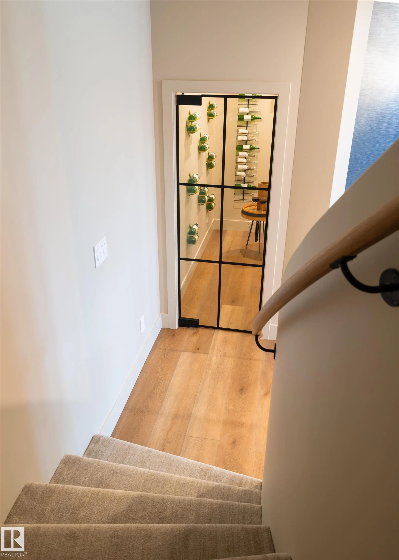 8 JARDIN Place