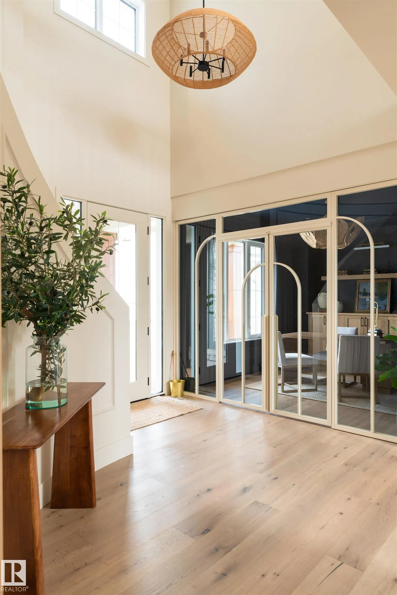 8 JARDIN Place