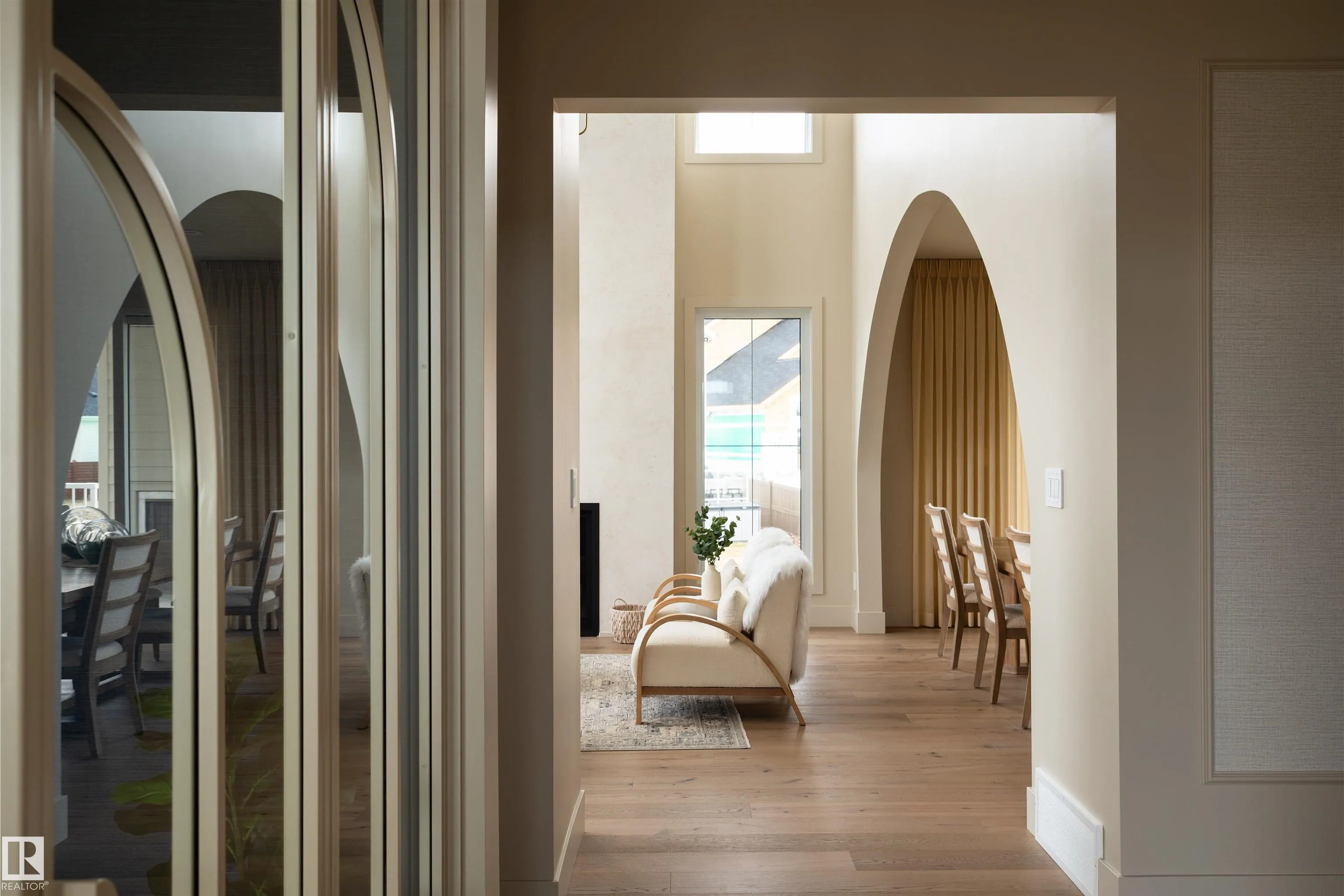 8 JARDIN Place