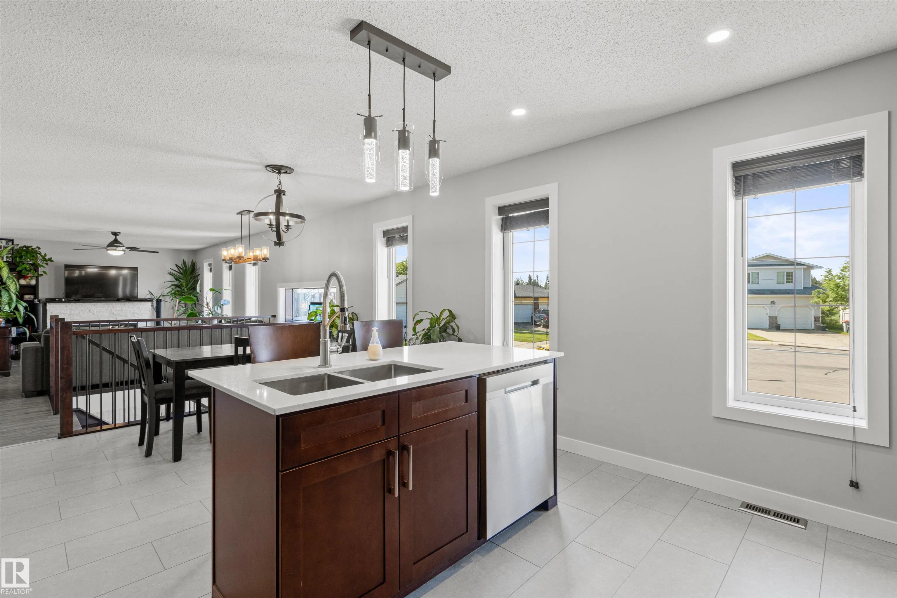 63 GLENWOOD Crescent