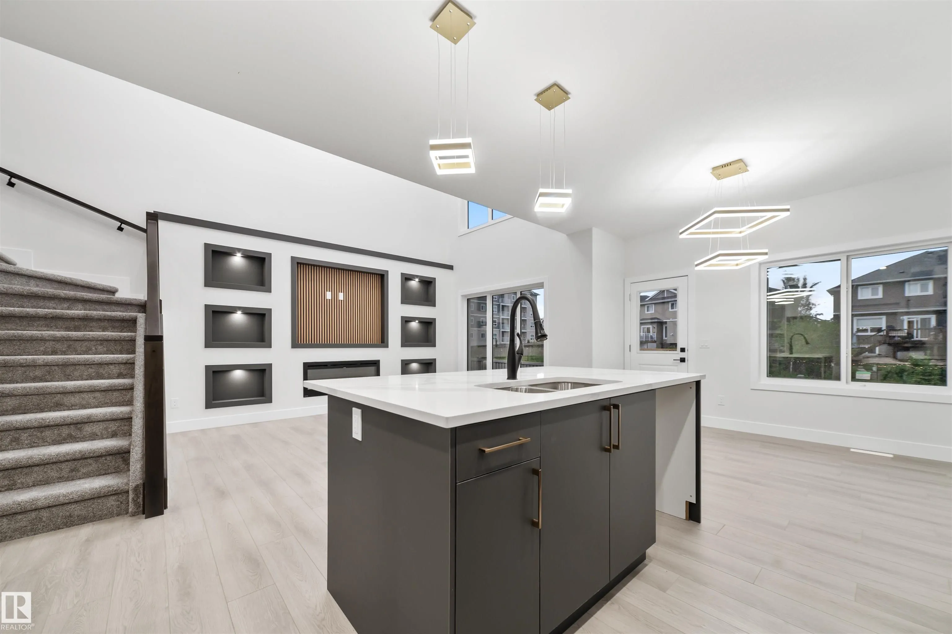 3164 MAGPIE Way