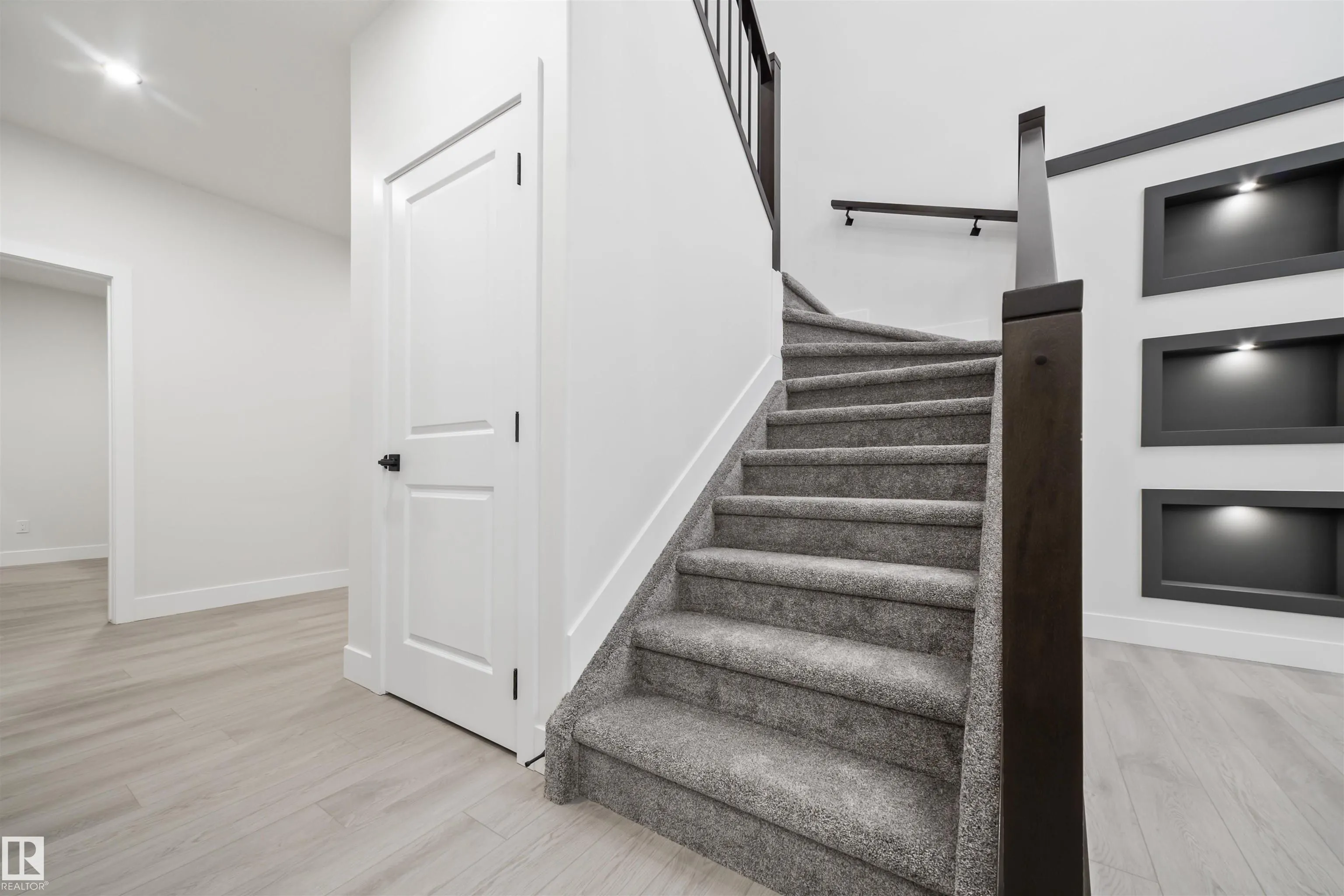 3164 MAGPIE Way