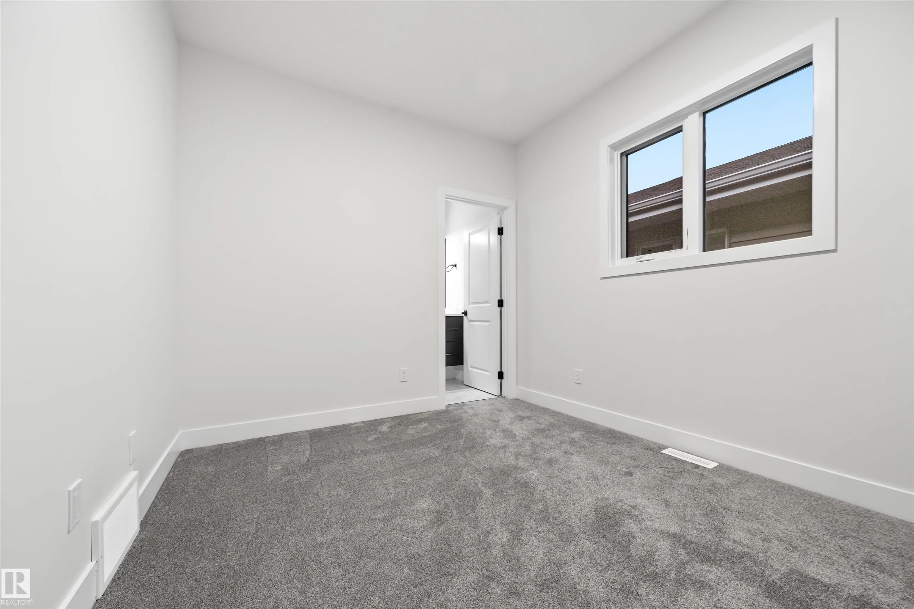 3164 MAGPIE Way