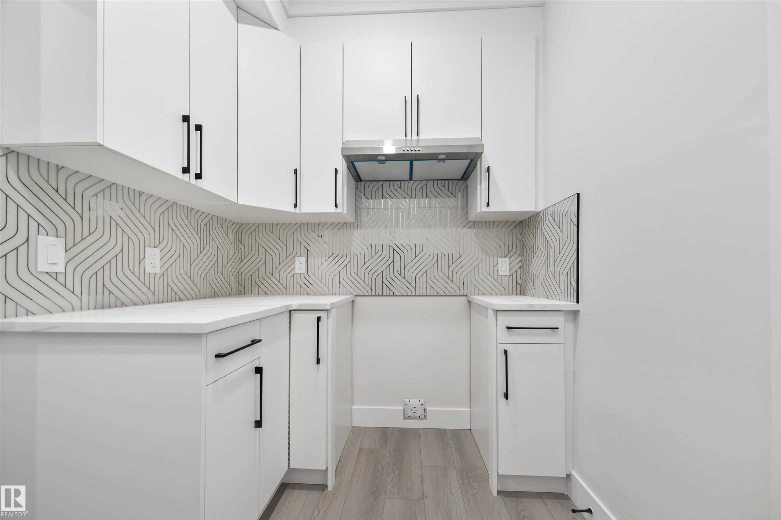 3164 MAGPIE Way