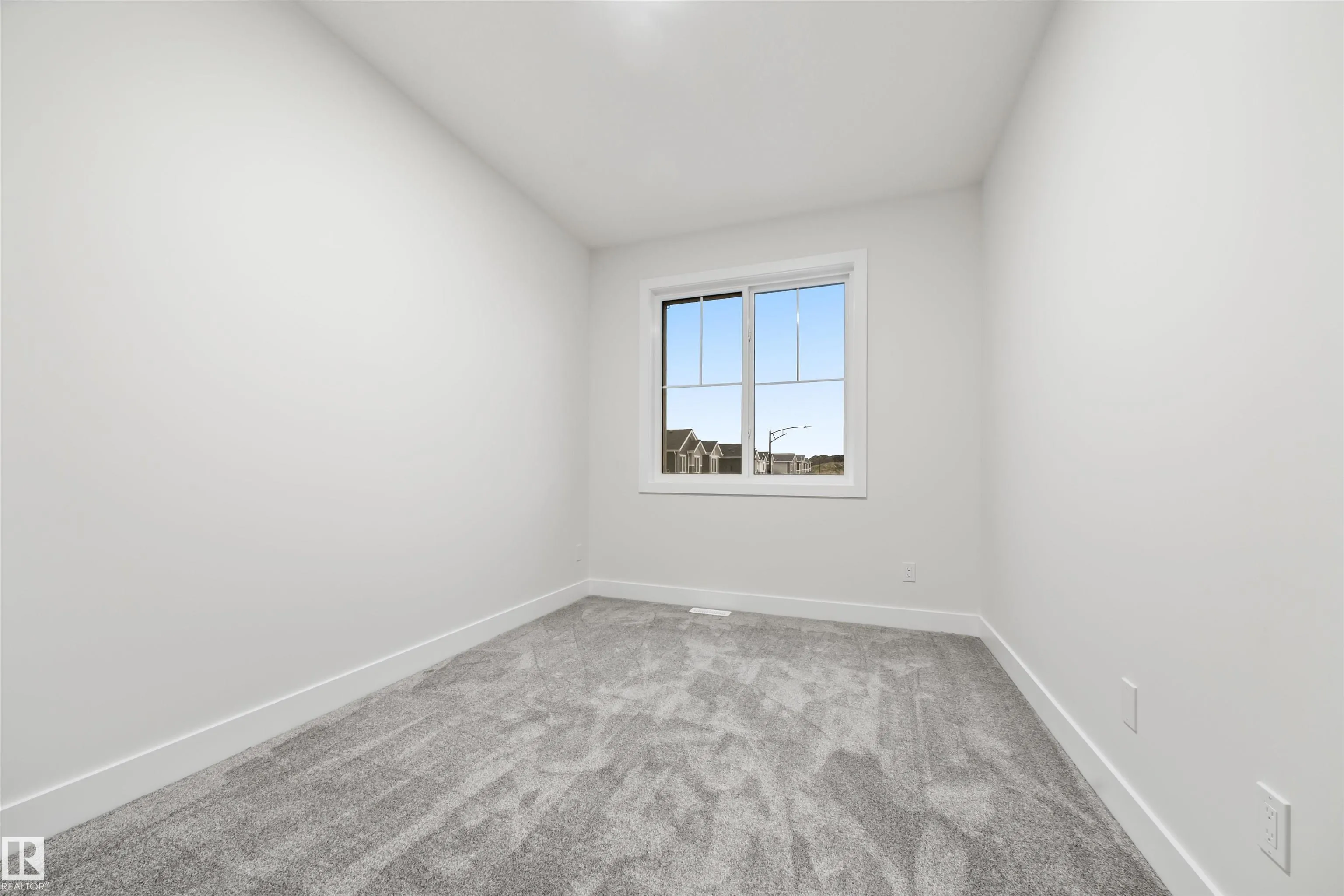 3164 MAGPIE Way