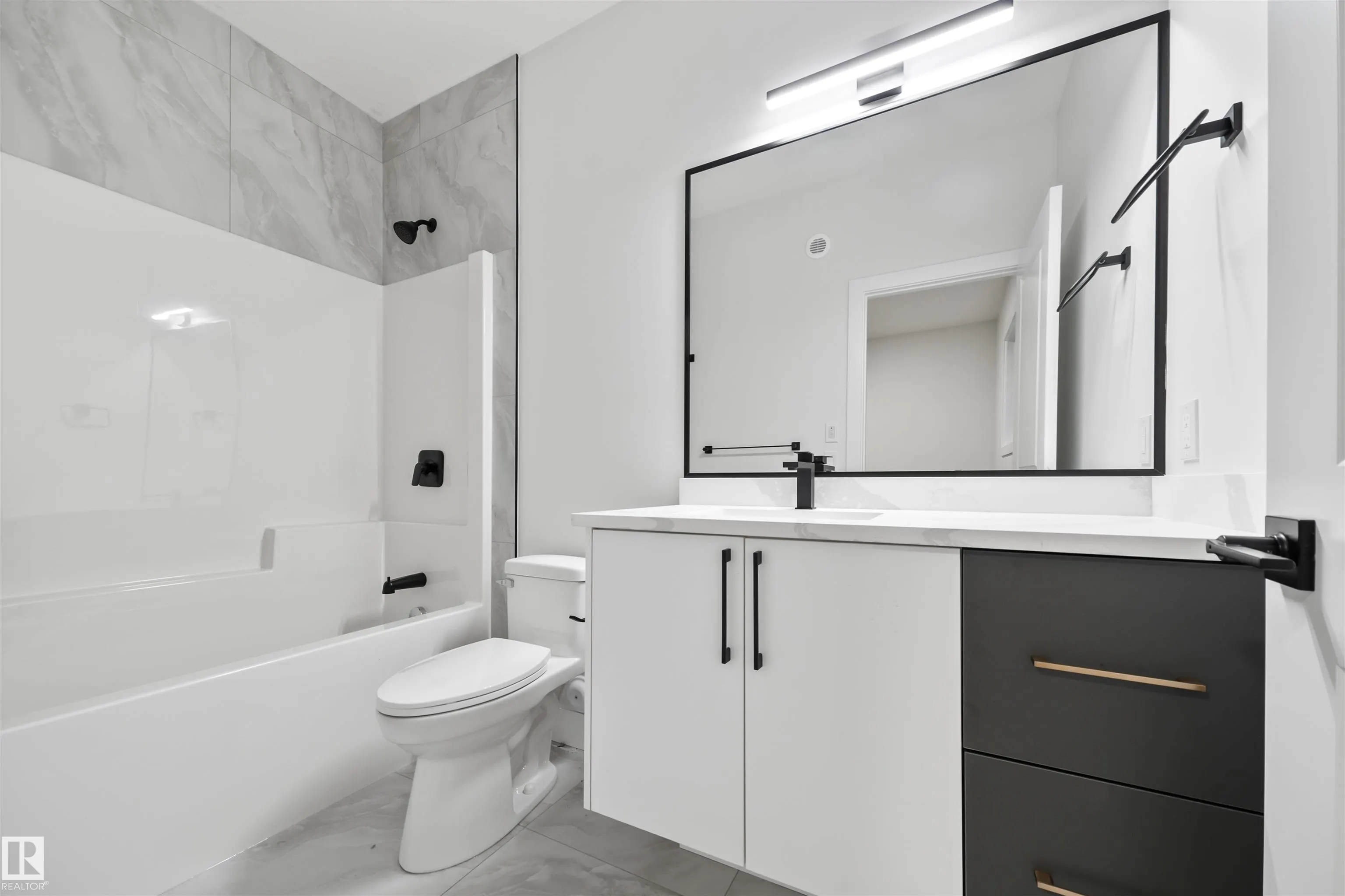3164 MAGPIE Way