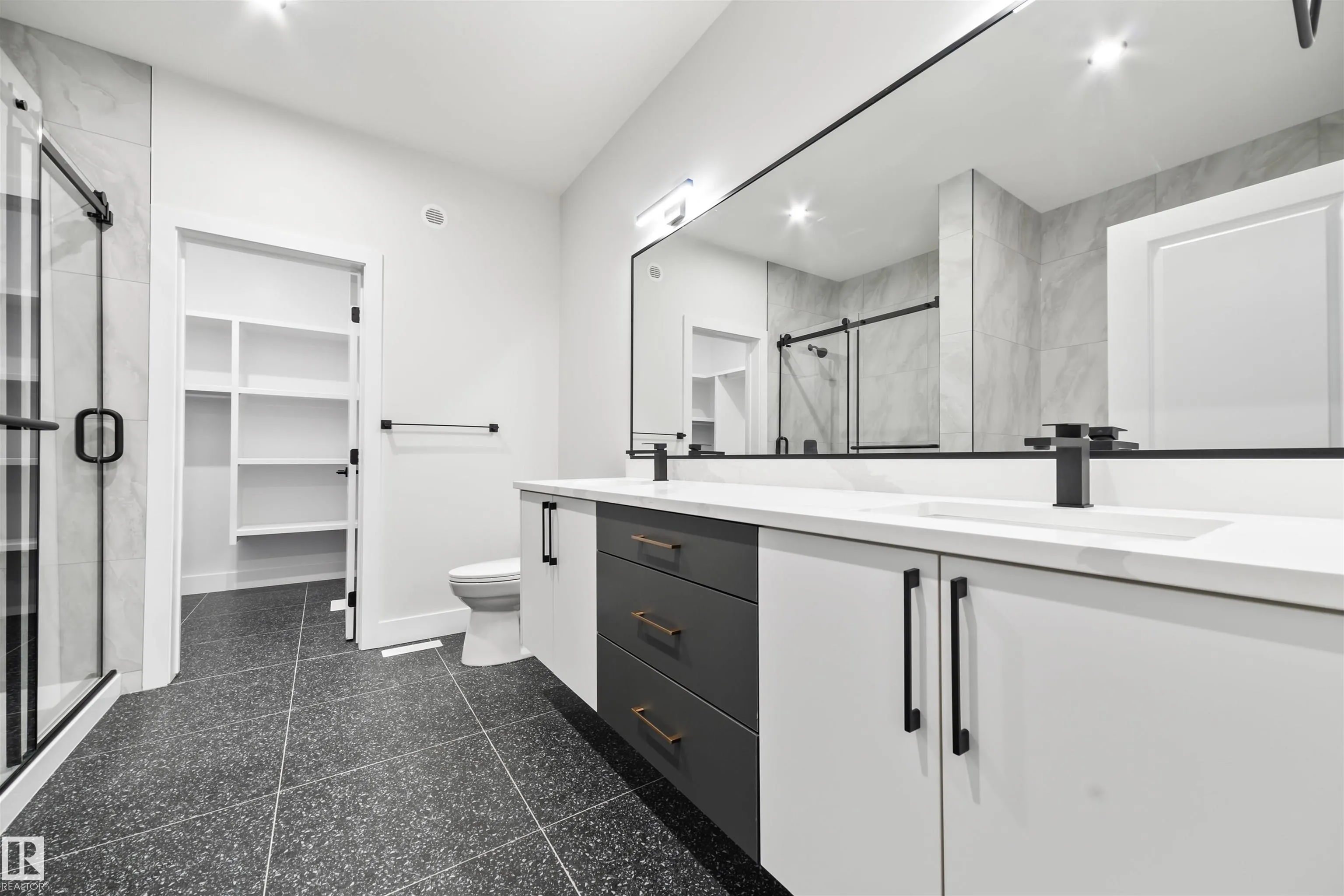 3164 MAGPIE Way