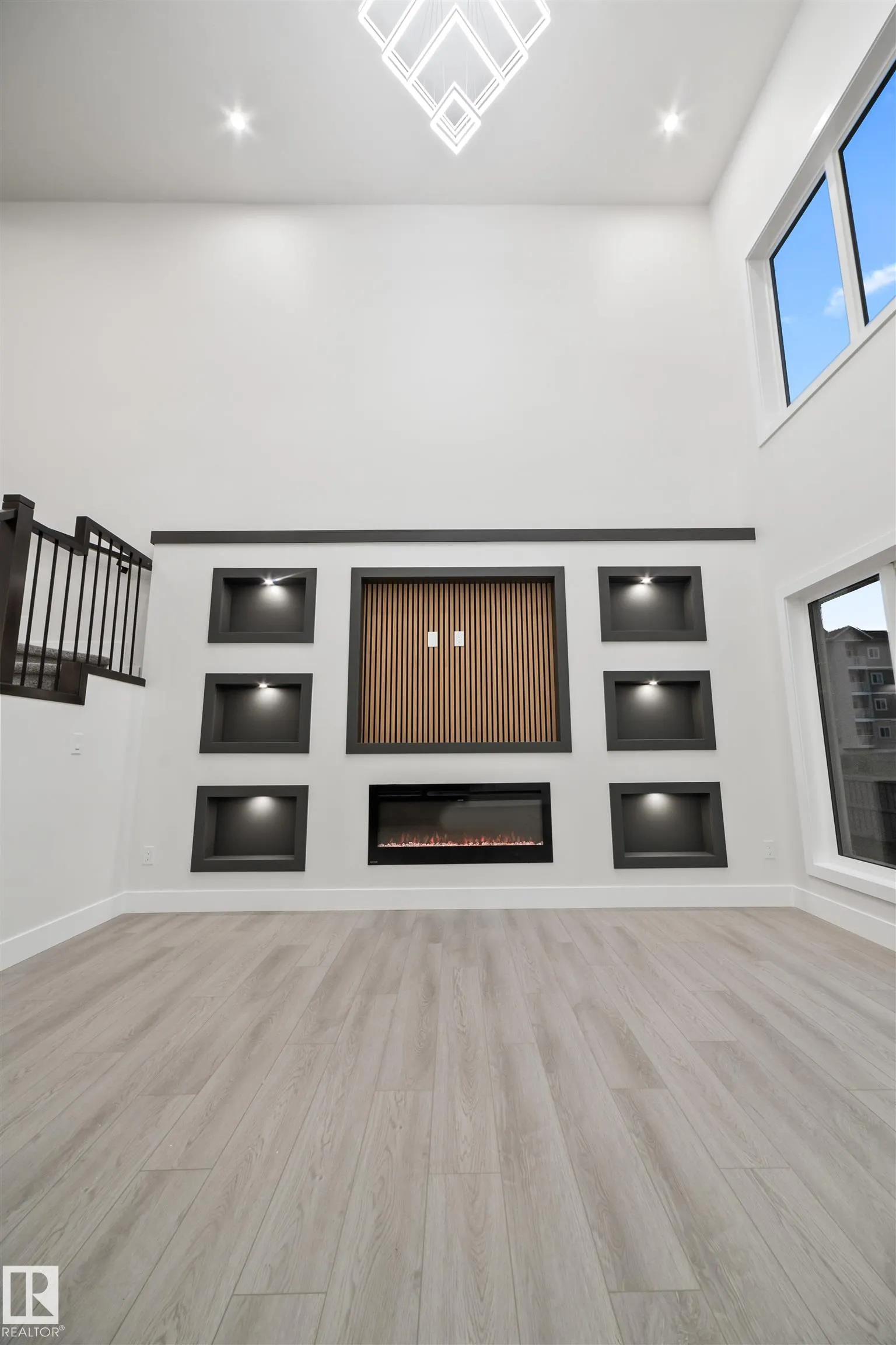 3164 MAGPIE Way