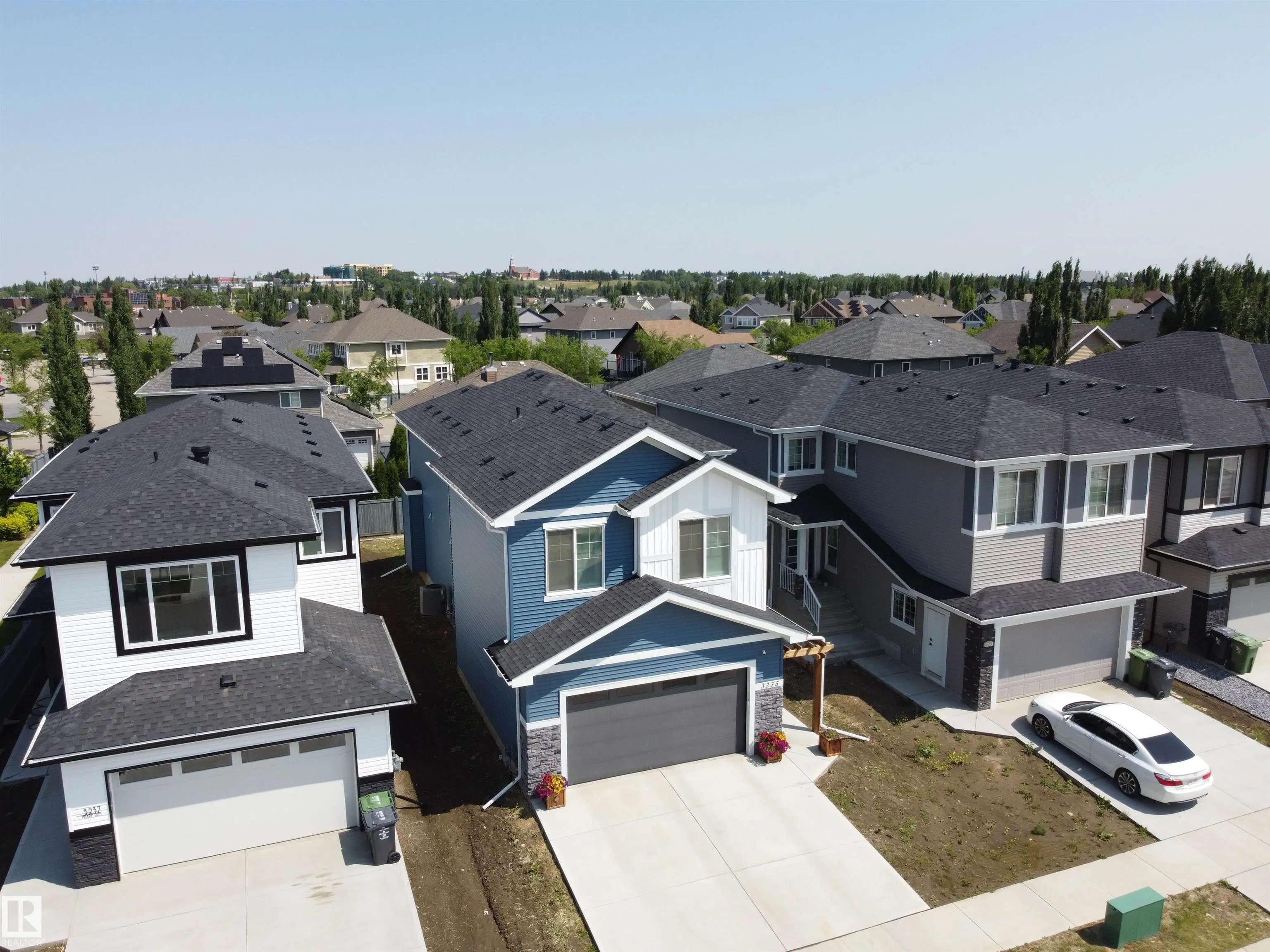 3235 PELERIN Crescent