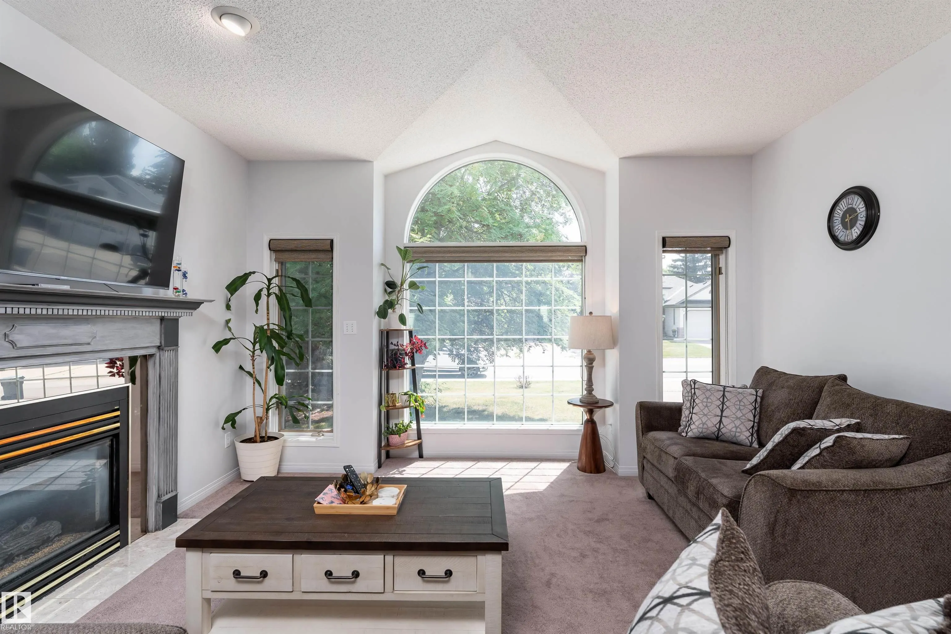 10 STONESHIRE Manor