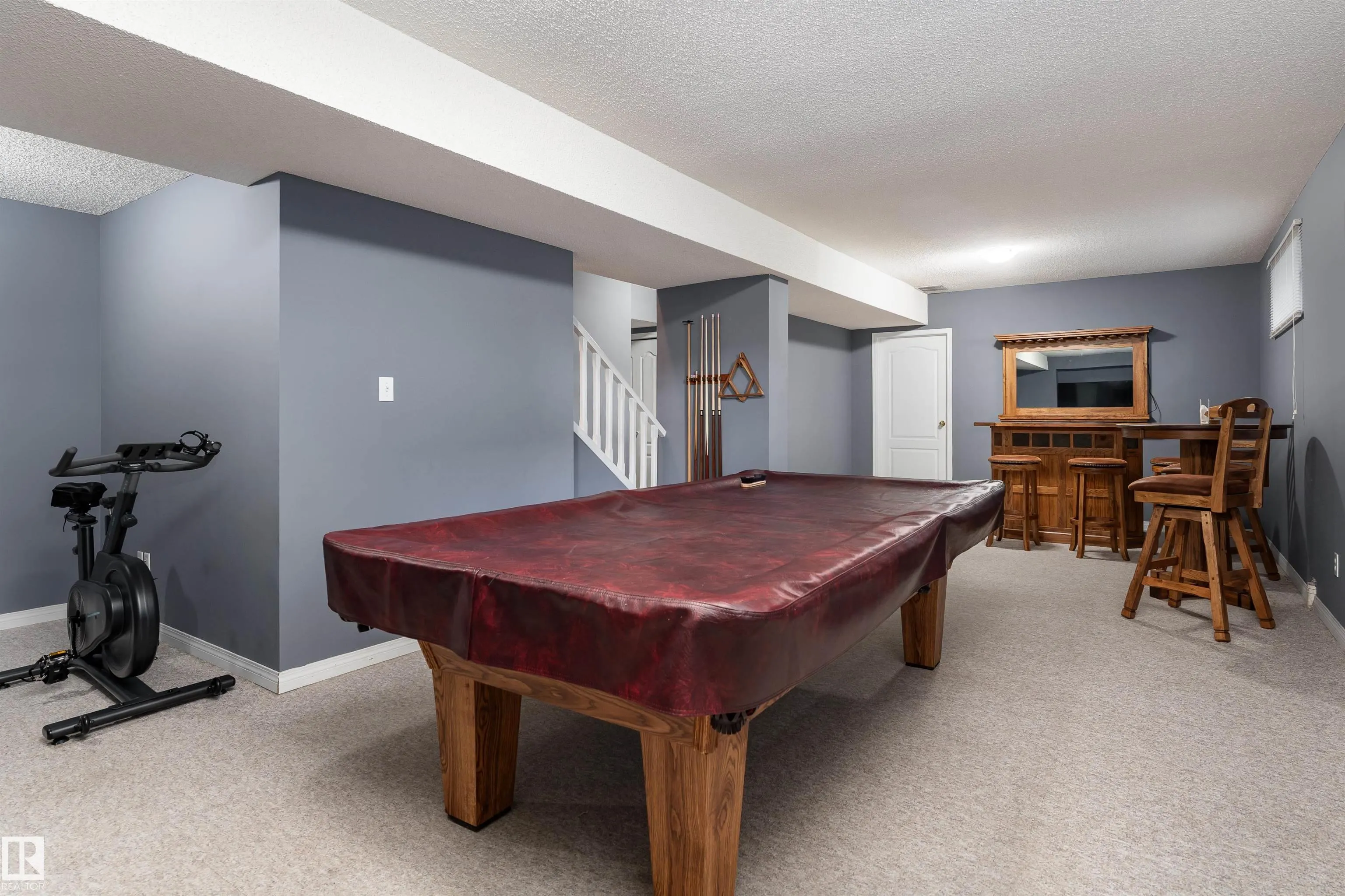 10 STONESHIRE Manor