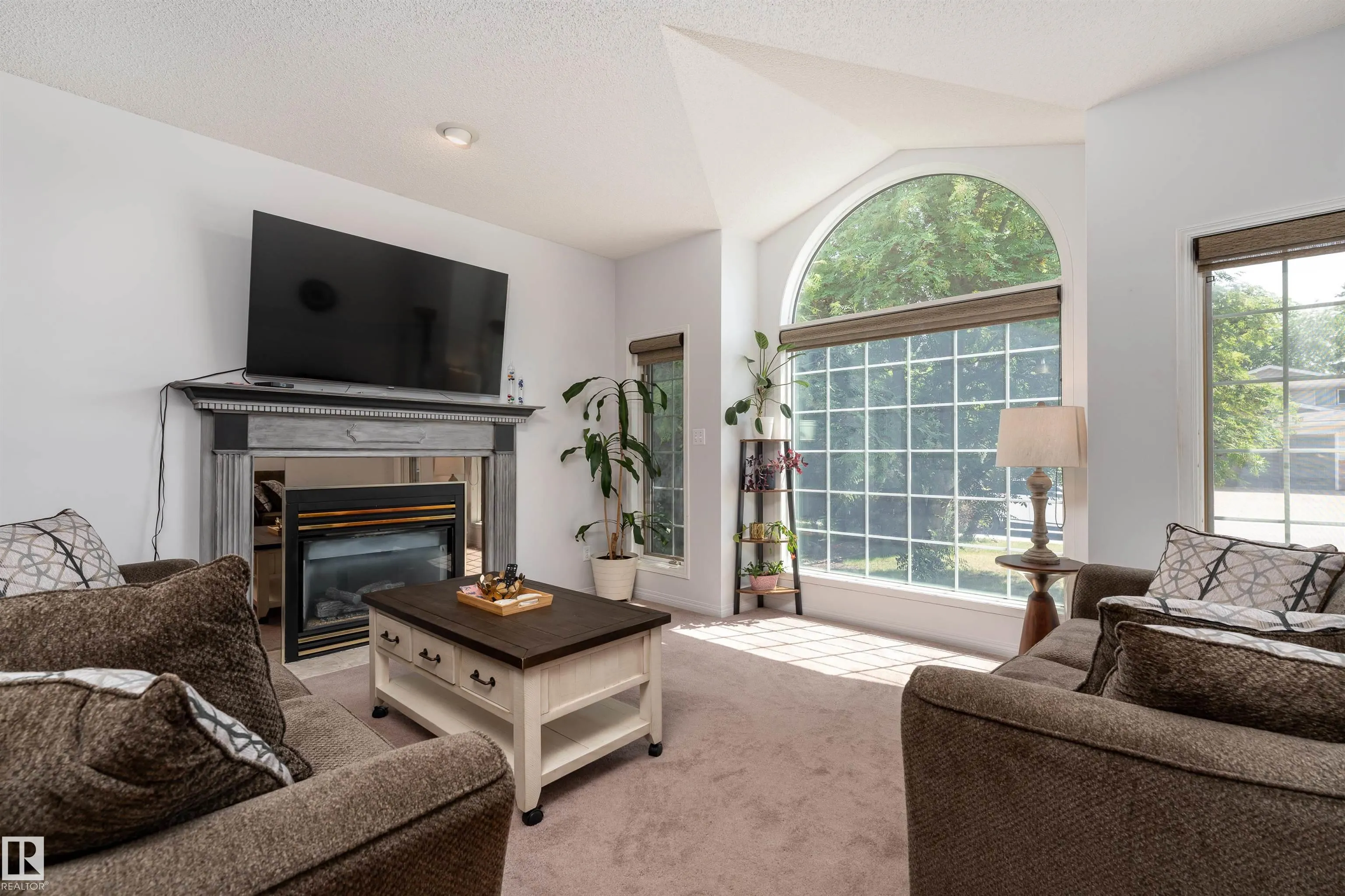 10 STONESHIRE Manor
