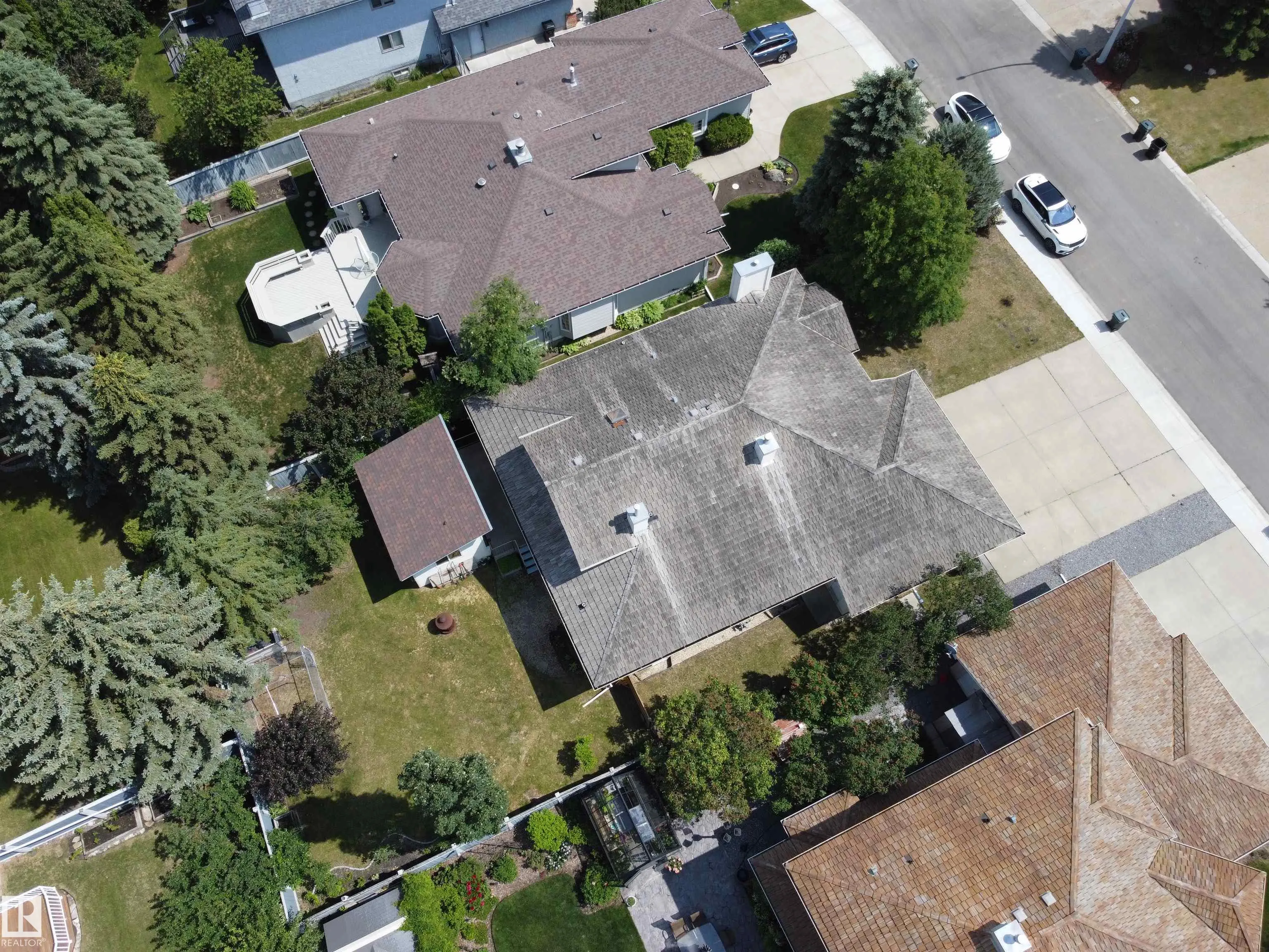 10 STONESHIRE Manor