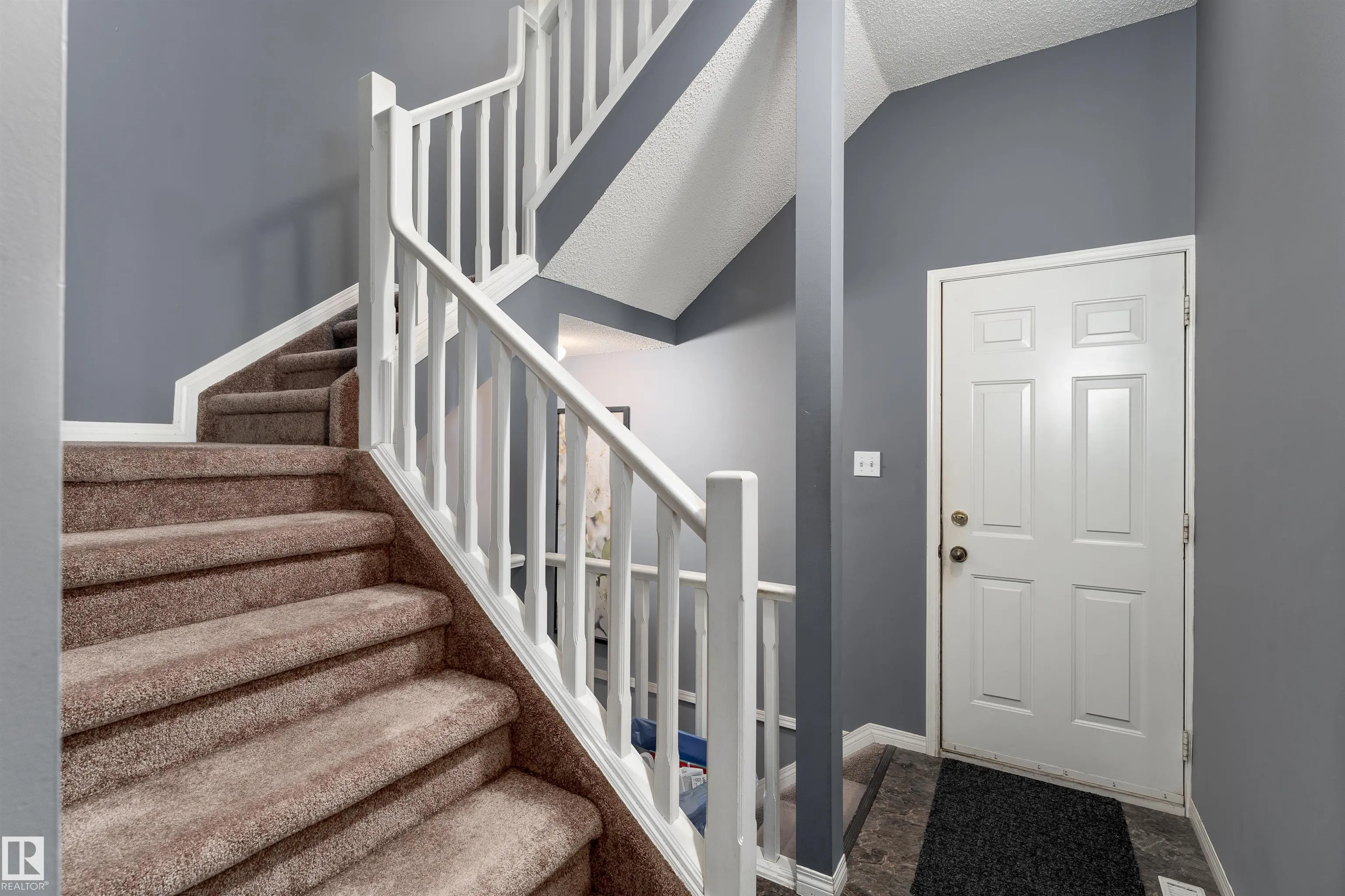 10 STONESHIRE Manor