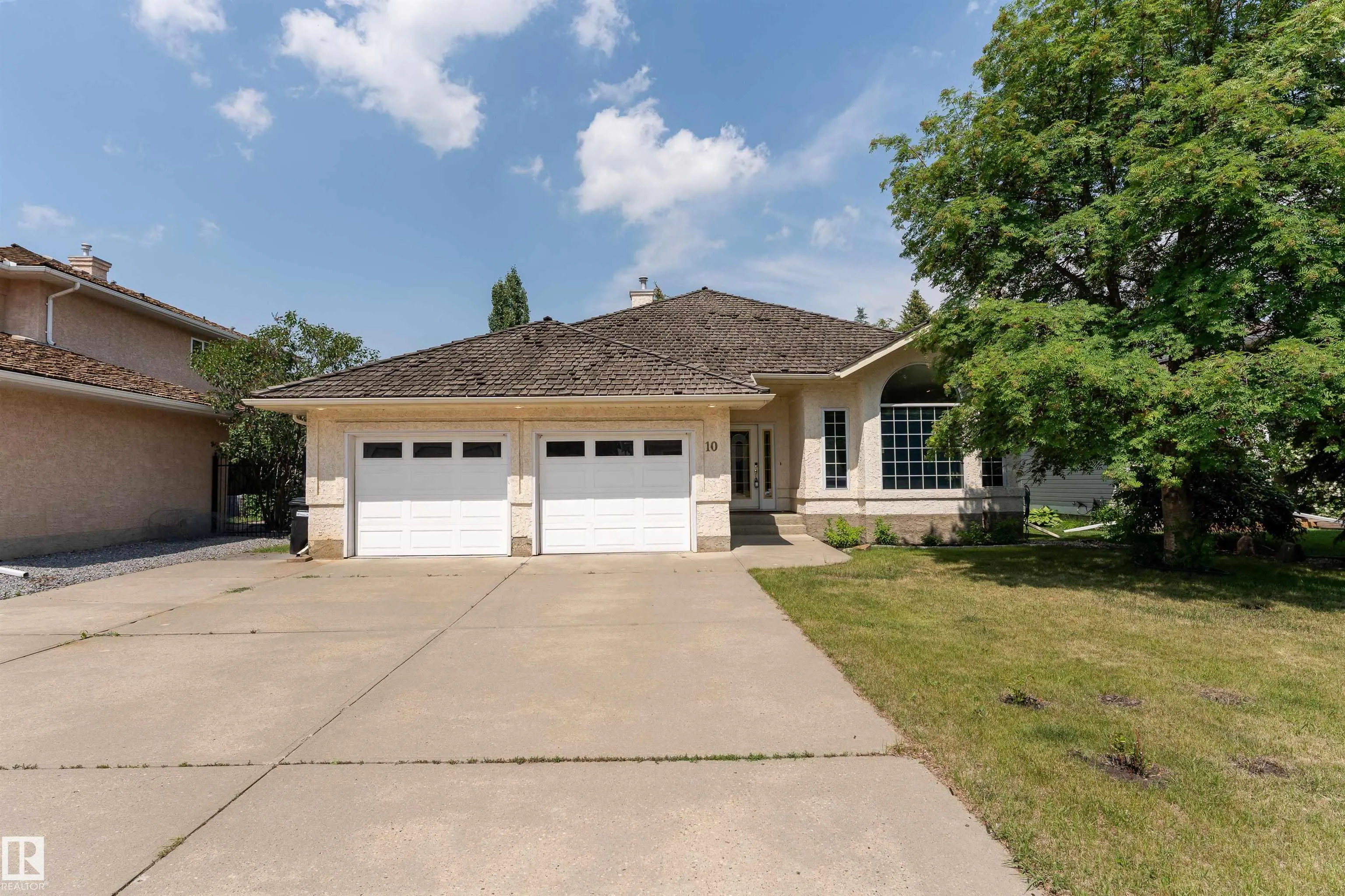 10 STONESHIRE Manor