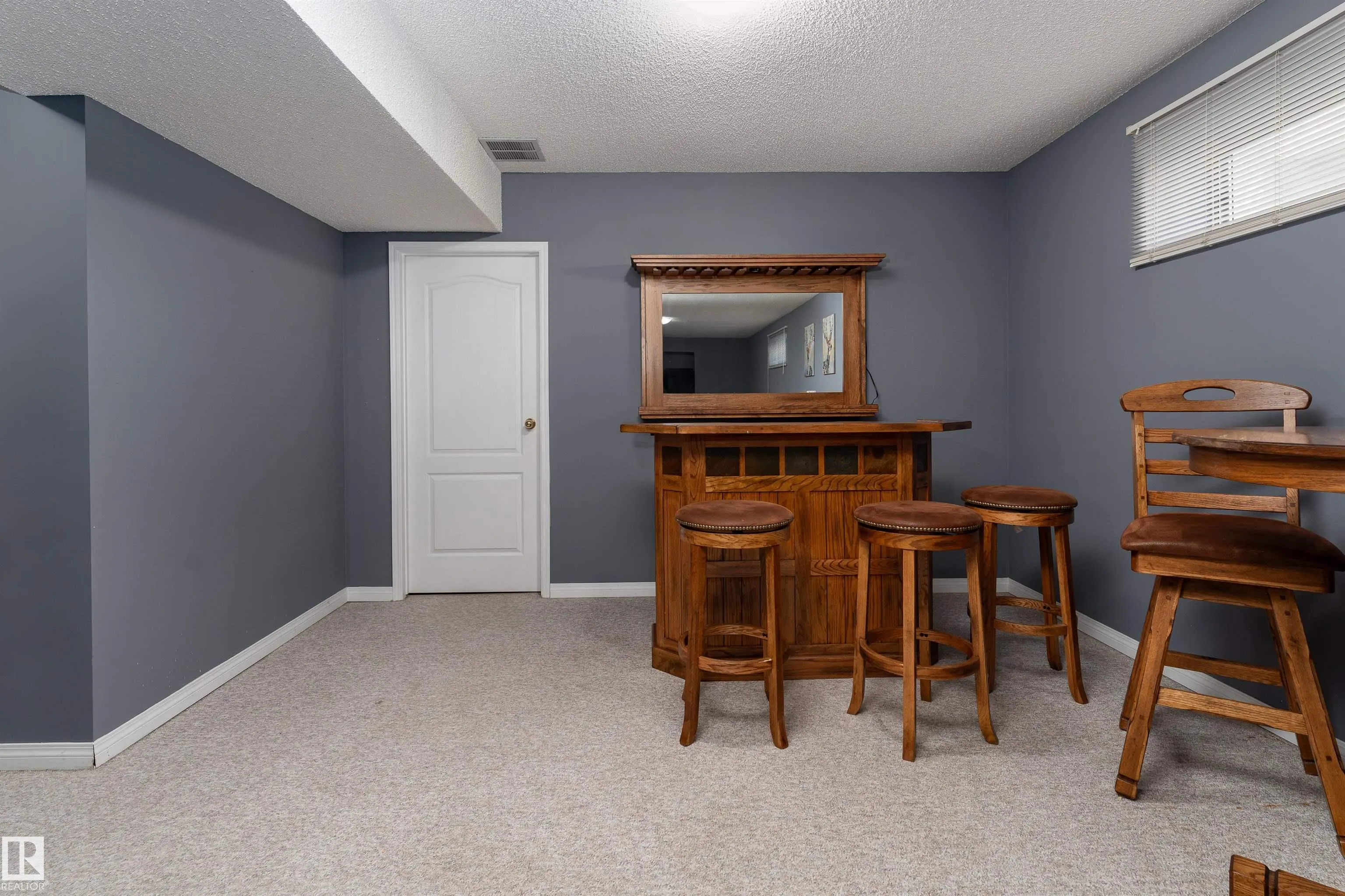 10 STONESHIRE Manor