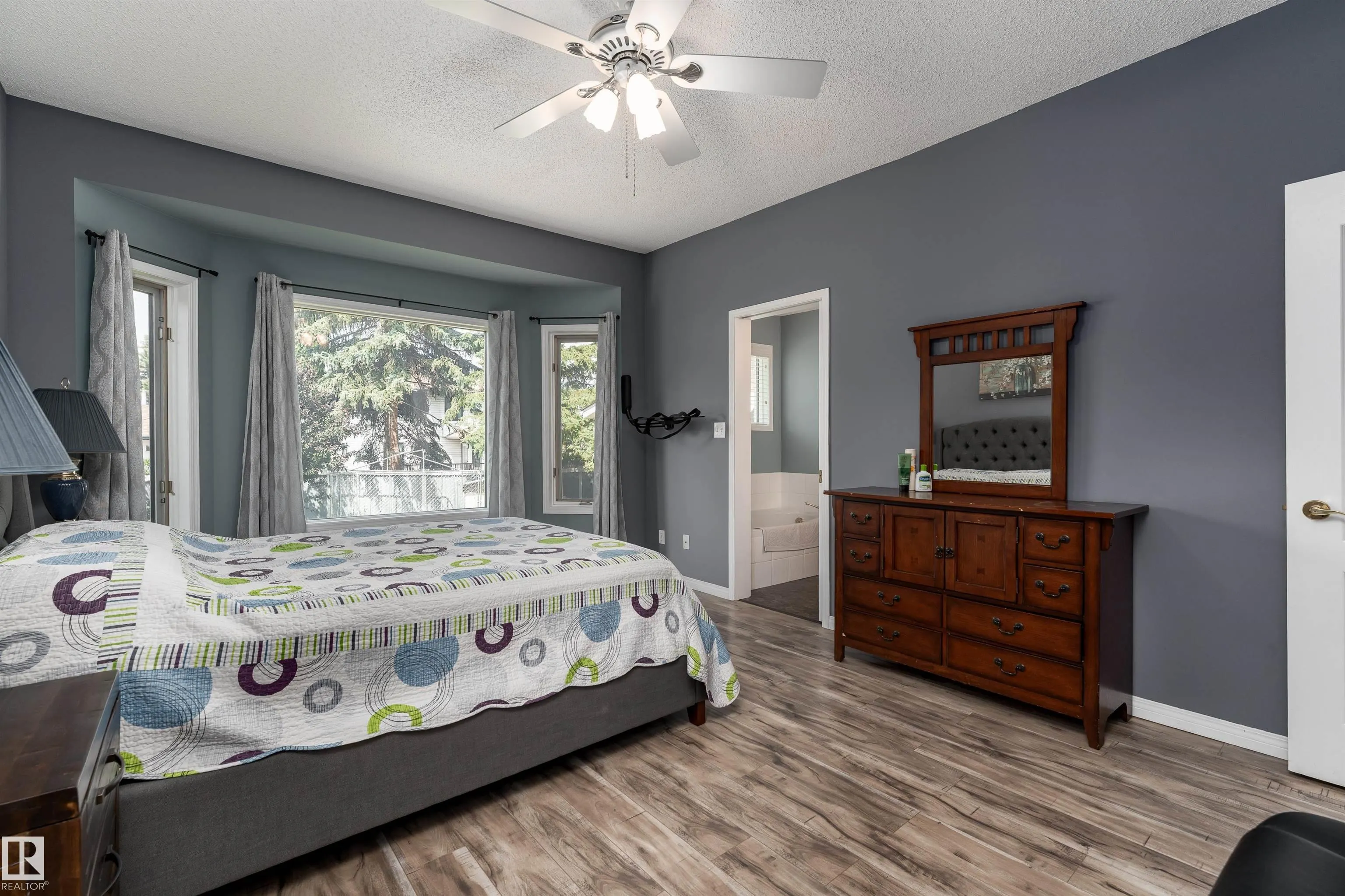 10 STONESHIRE Manor